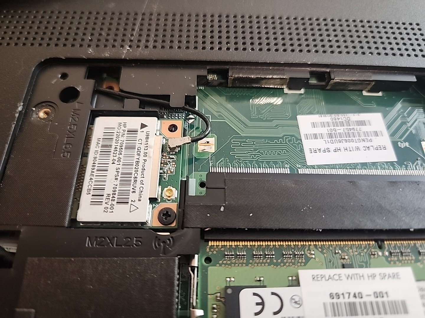 HP 15-F039WM Laptop Intel Celeron N2830 2.1 GHz 4GB ram AS IS NO Hdd/OS