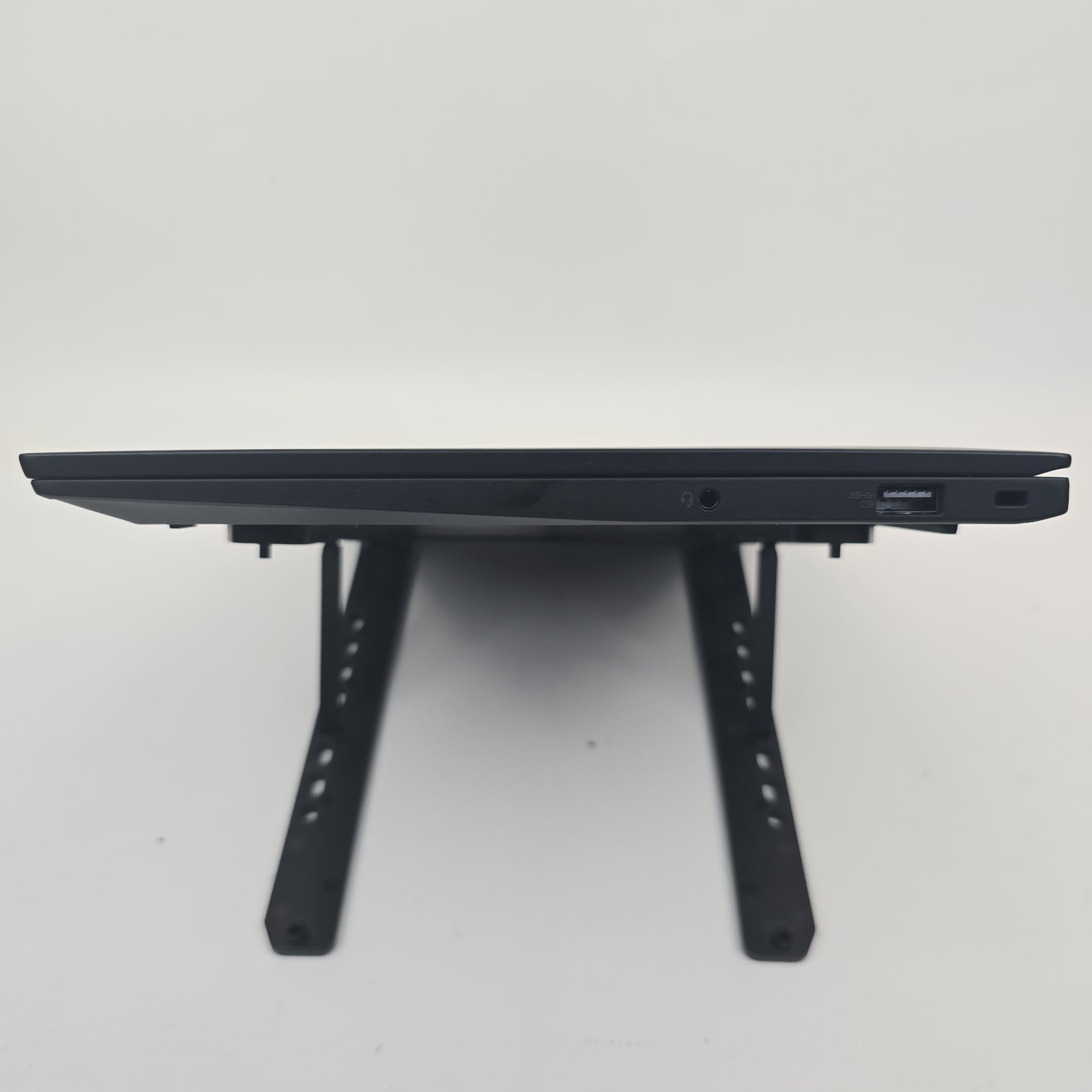Lenovo ThinkPad X1 Carbon Gen 11 FHD+ Touch I7-1355U 16GB 512 NO OS W/AC