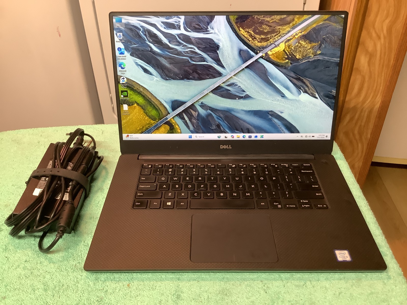 Dell XPS 9550, Gaming-GTX 960M, i5 6300HQ, 16 GB – 256 NVMe + 500 HDD Win 11 Pro
