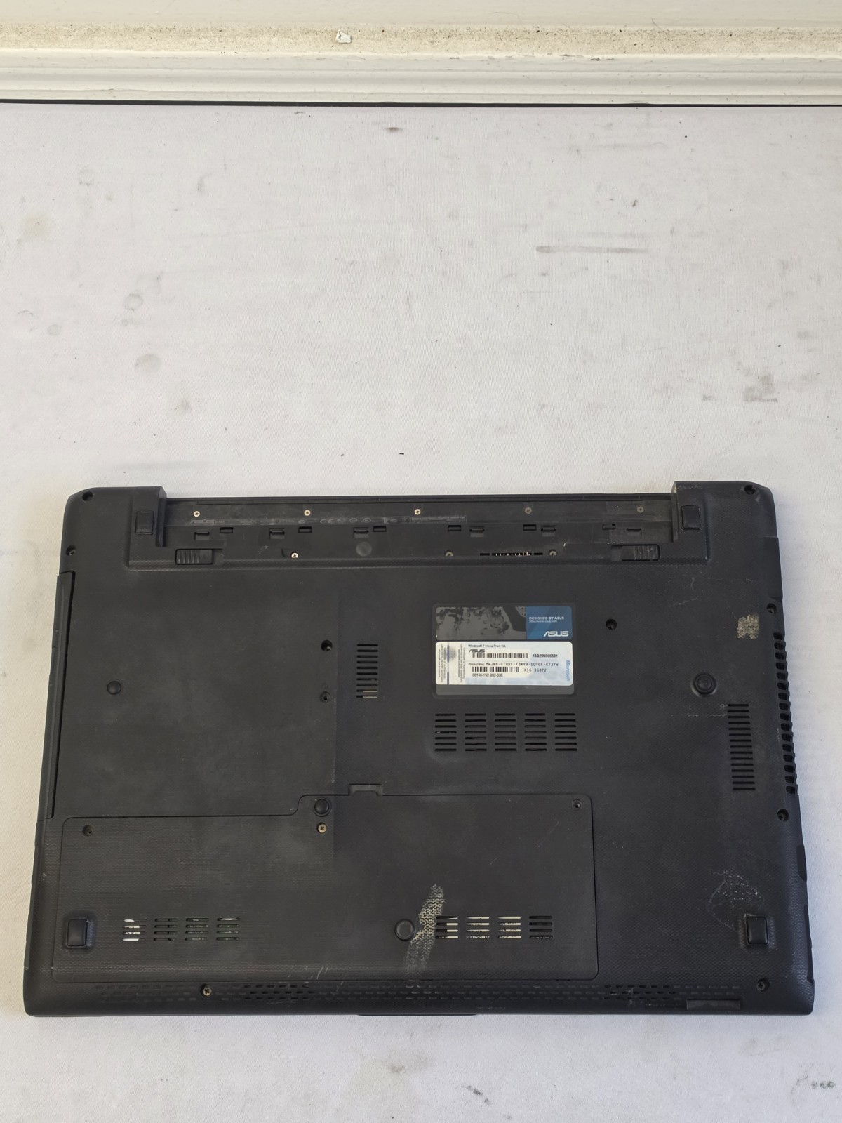 ASUS U56E Laptop – Intel i5-2430m – 12GB RAM – 160GB HDD NO BATT Win 10 – READ