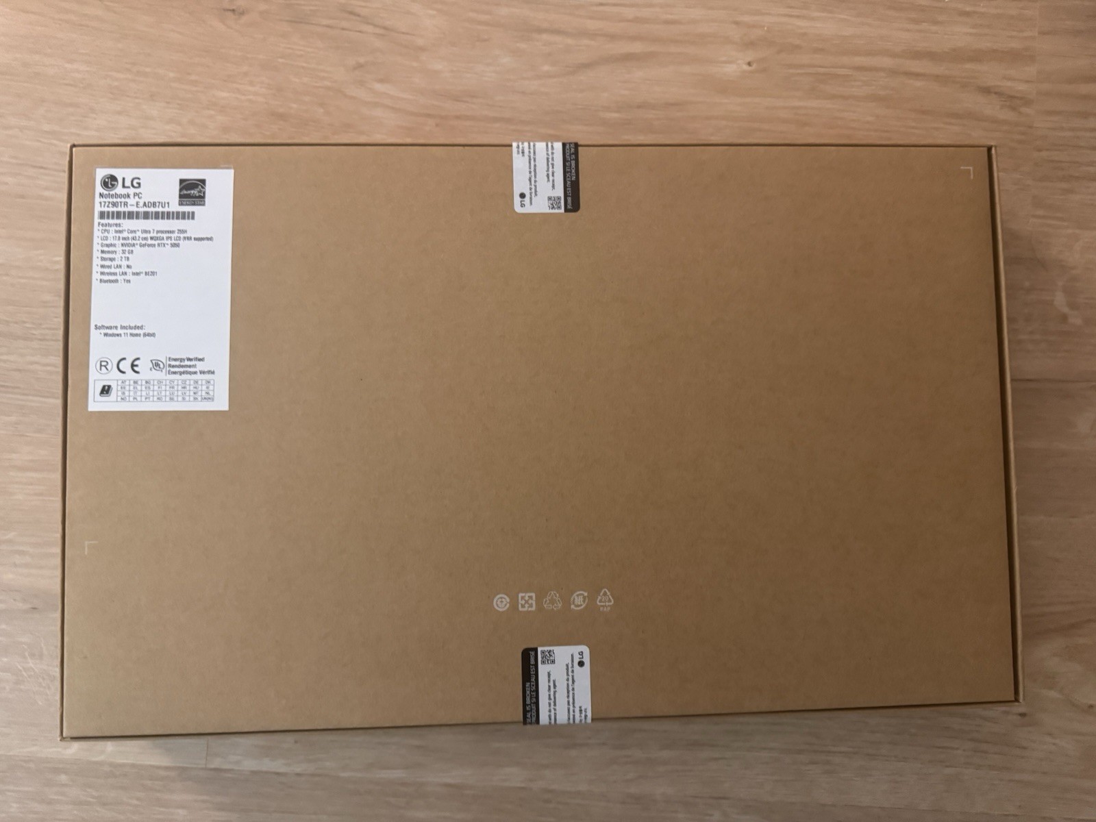 LG gram Pro 17″ WQXGA, Win11, Core Ultra 9, 32GB RAM, 2TB SSD, RTX 5050 Laptop