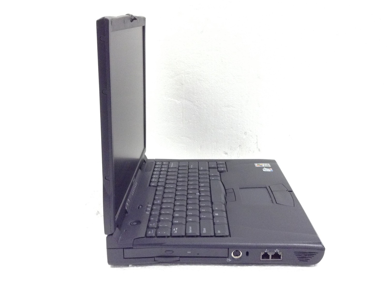 Dell Latitude C840 Pentium 4M 15″ Laptop 2.0GHz 512MB CD-RW Floppy, No HD, WORKS