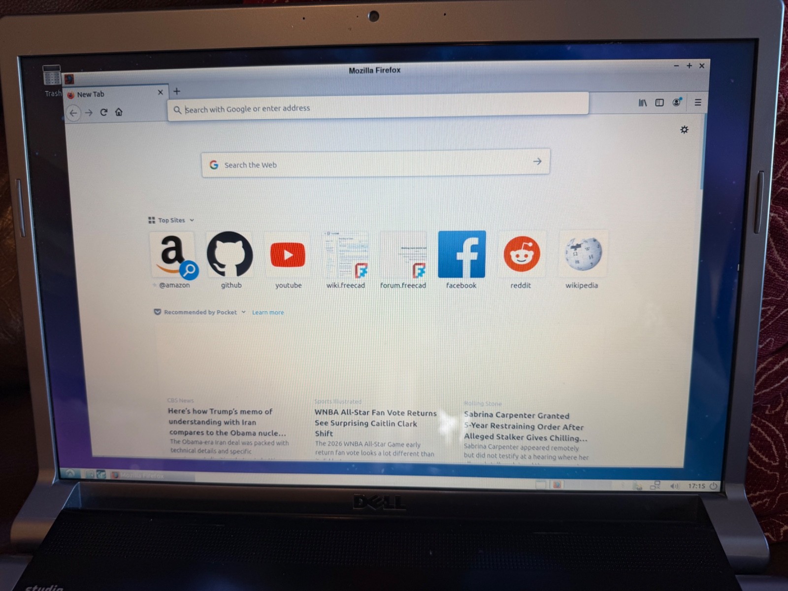 DELL STUDIO 17 – laptop running Ubuntu 320gb hard drive Core 2 duo