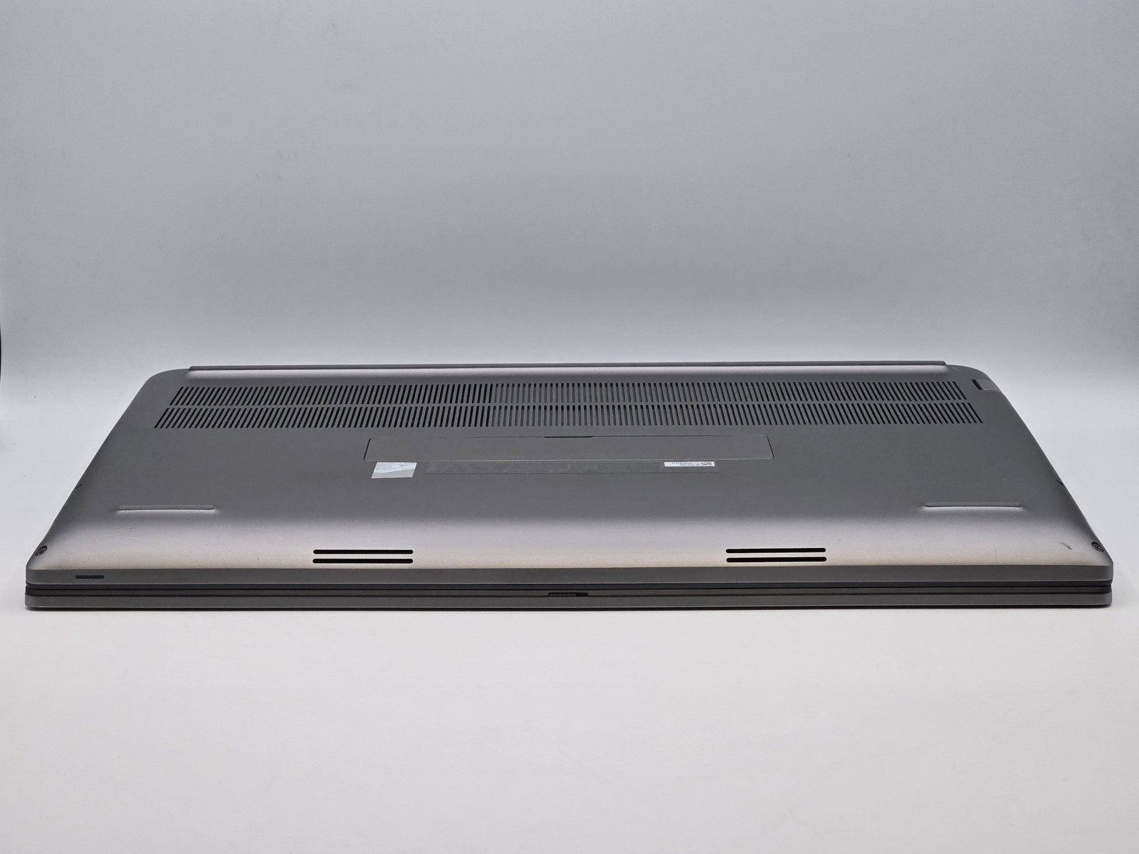 Dell Precision 7770 17″ FHD I7-12850HX 1TB 32GB W11P RTX A1000 GPU Webcam IRCam