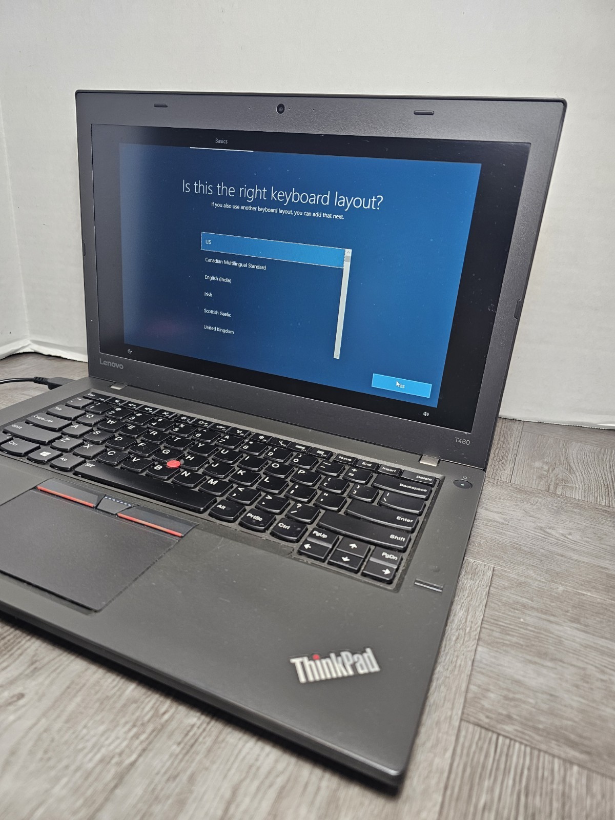 Lenovo ThinkPad T460 14 Inch ( 256GB SSD, Intel Core i5 6th Gen., 2.40GHz, 8GB )