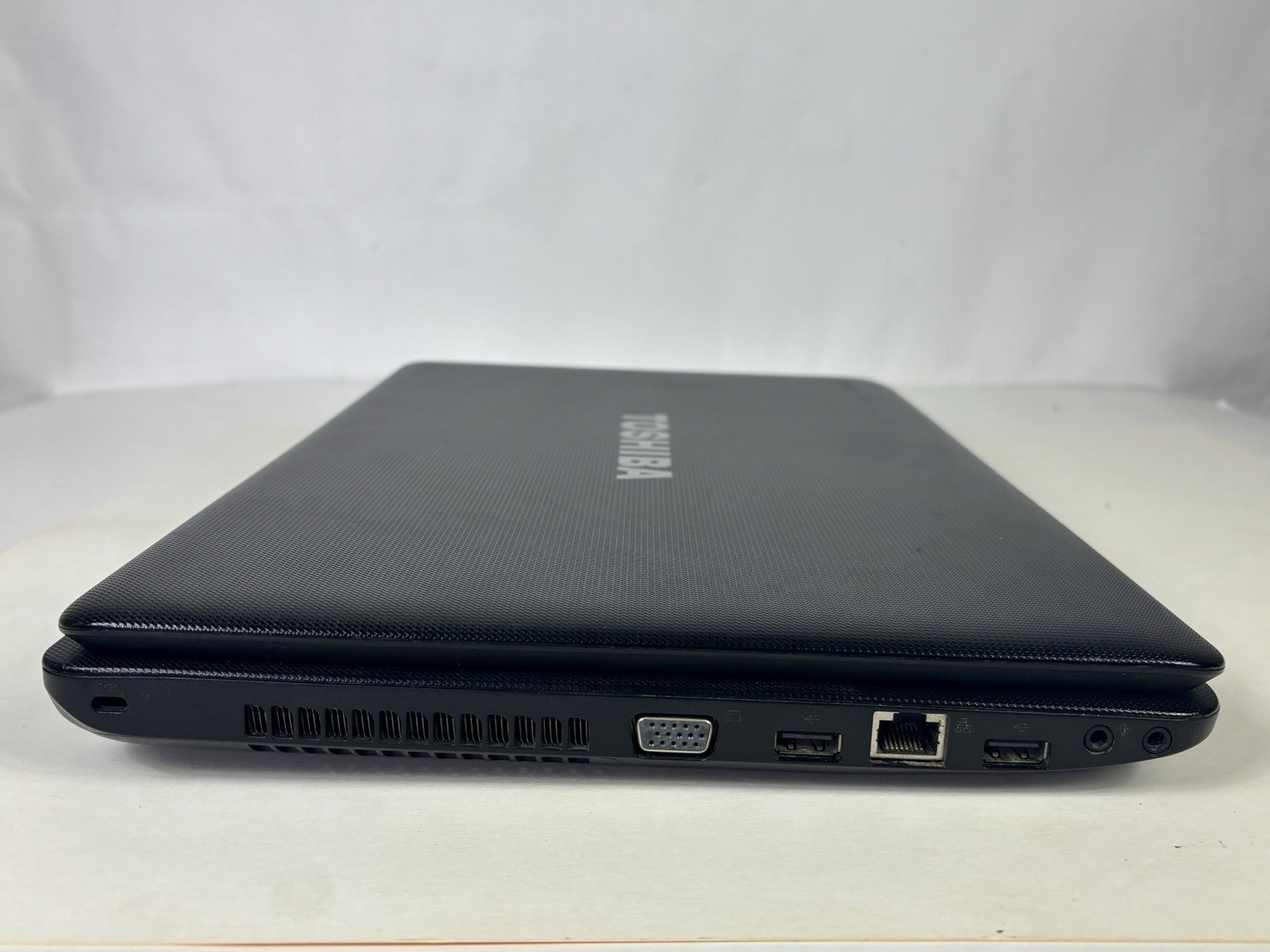 Toshiba Satellite C655 i3 M380 2.53GHz 4GB RAM 298GB HDD WIN 10 PRO *READ*