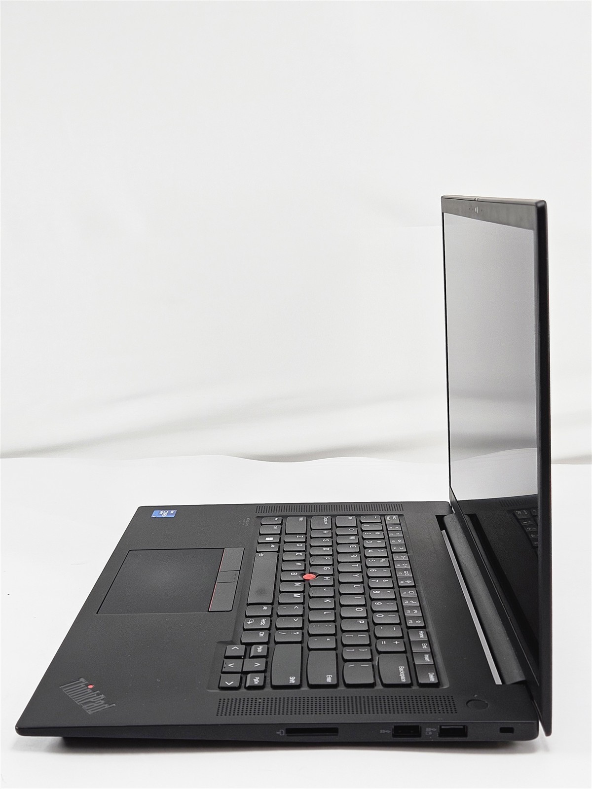 Lenovo ThinkPad P1 16″ Gen 4 Intel Core i7-11850H 32GB RAM 1TB SSD No Battery