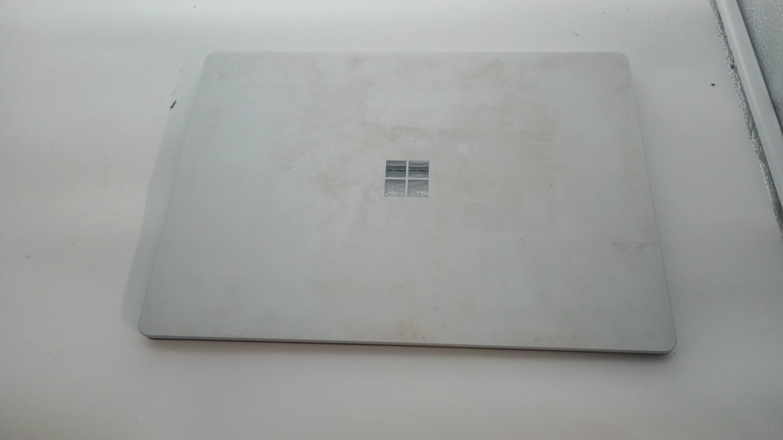 Surface Laptop 2 (3281) w/charger.i5-8350U.8GB.13.5″2k Touch.256GB M.2.W11Pro