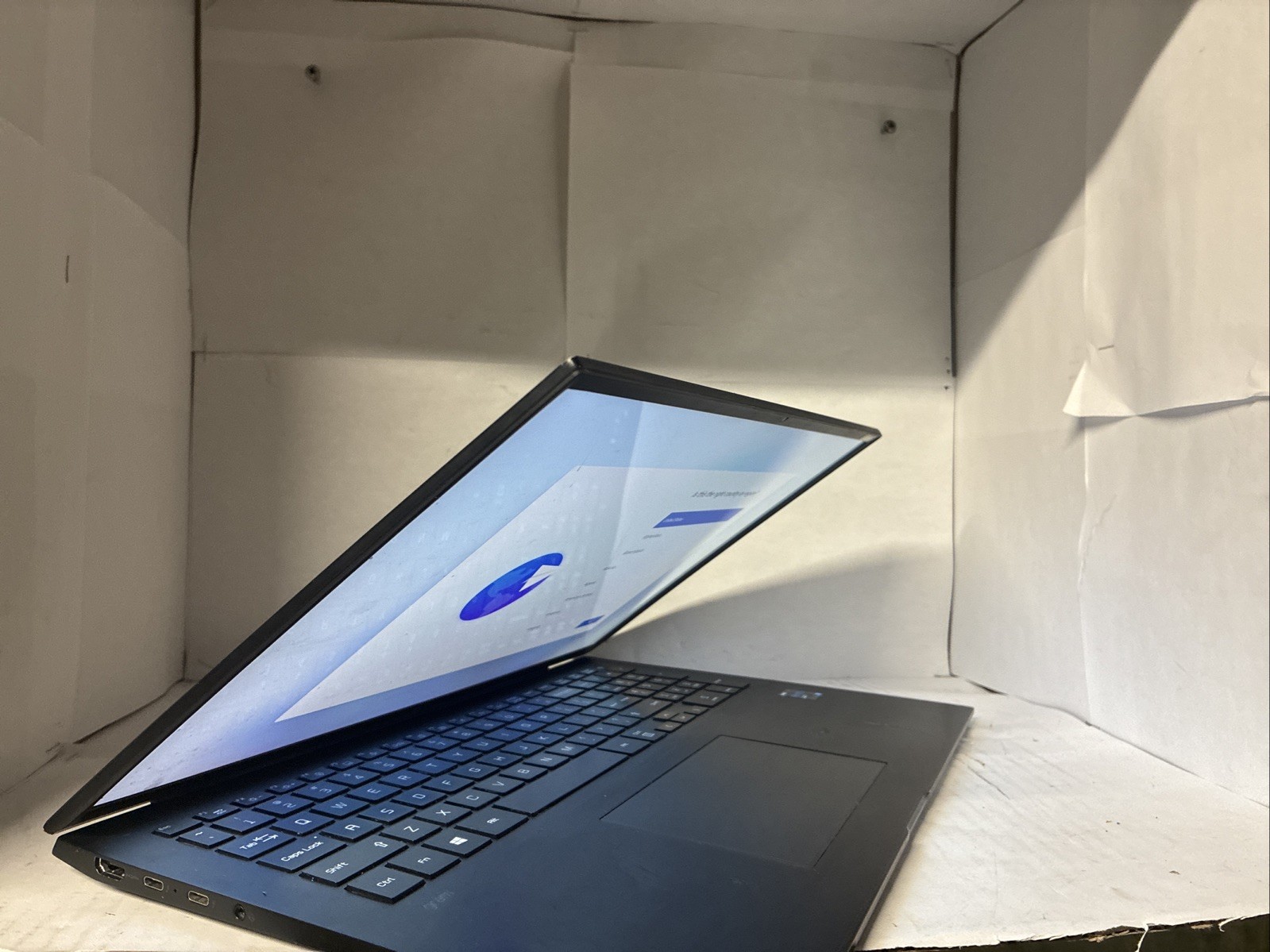 LG Gram 17″ Laptop i7-1165G7 16GB RAM 512GB SSD Win 11 Pro Black – W/ Charger