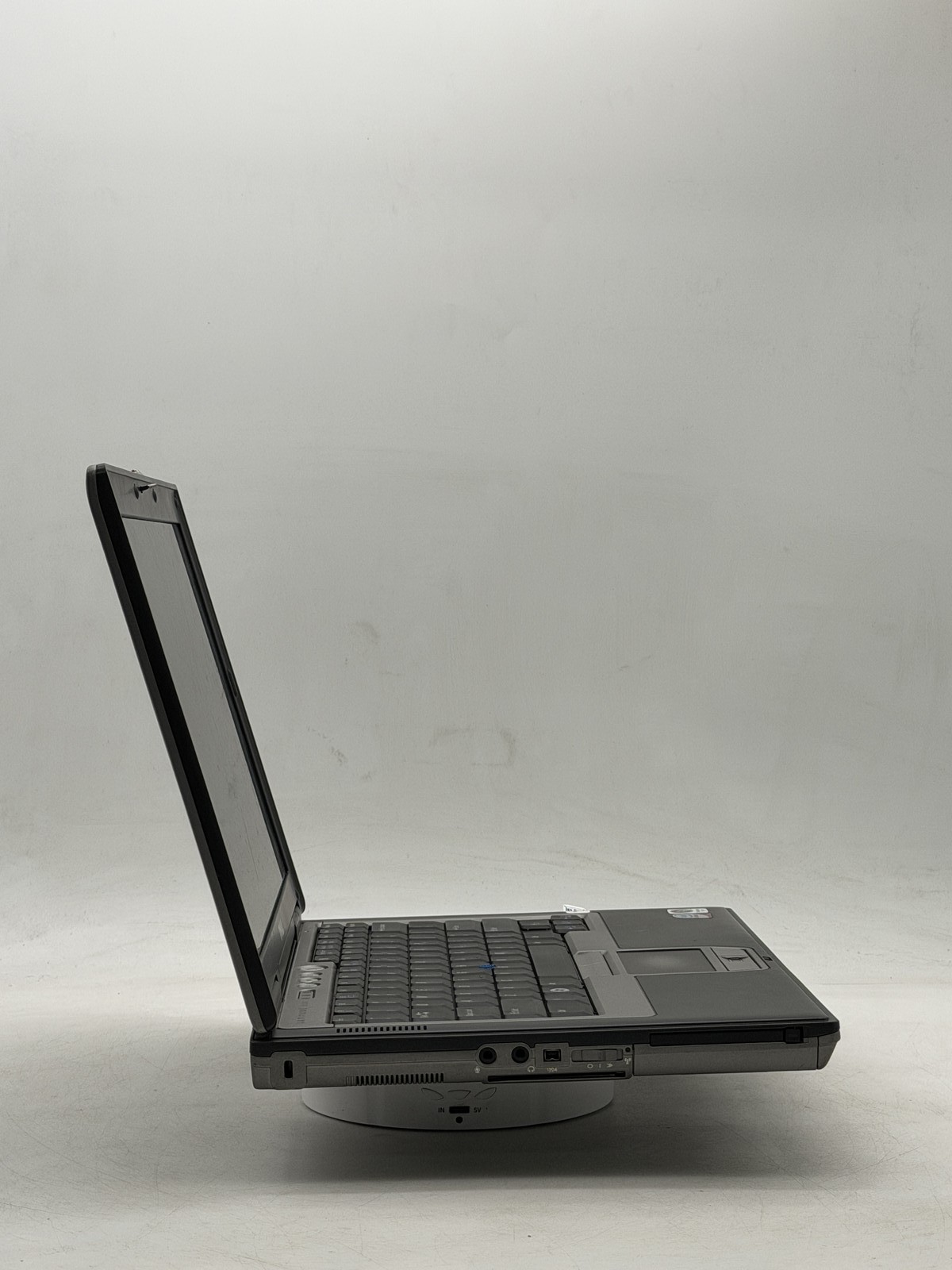 Dell Latitude D630 (2 Duo CPU T7250) 14in WIN10 [READ]