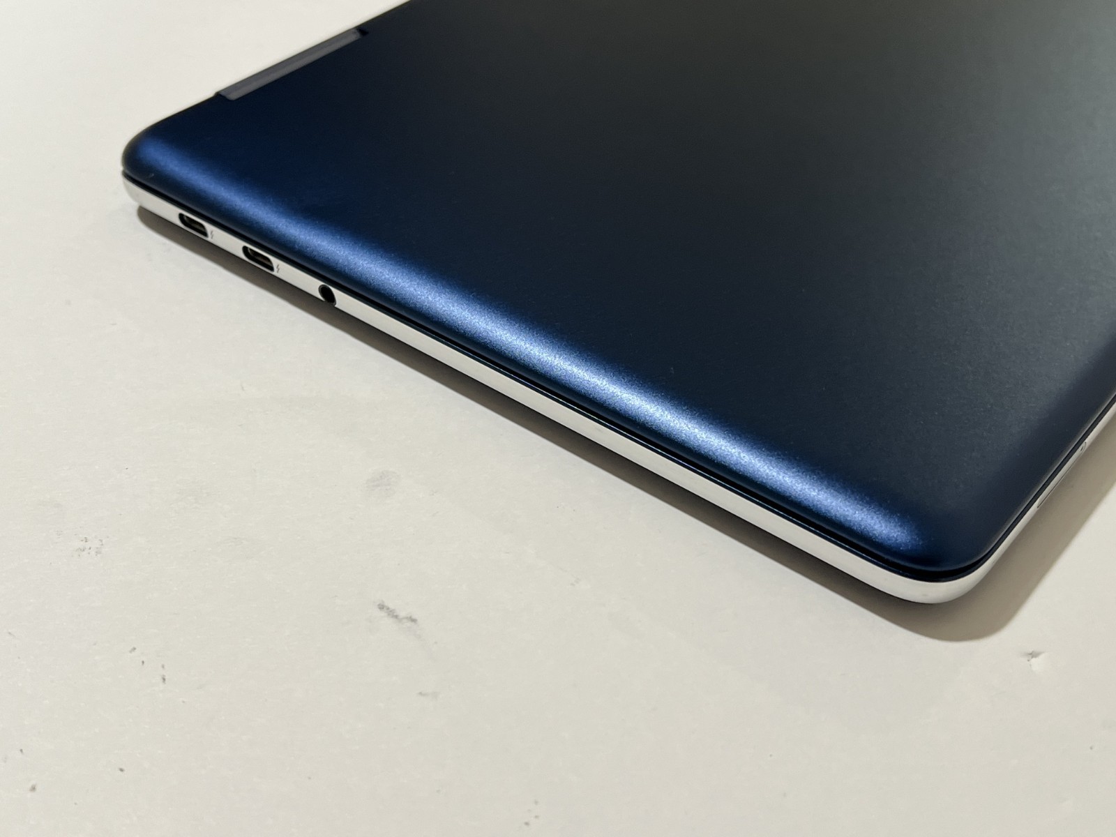 Samsung 13.3″ Notebook 9 Pen Multi-Touch 2-in-1 Laptop Ocean Blue NP930SBE-K01US