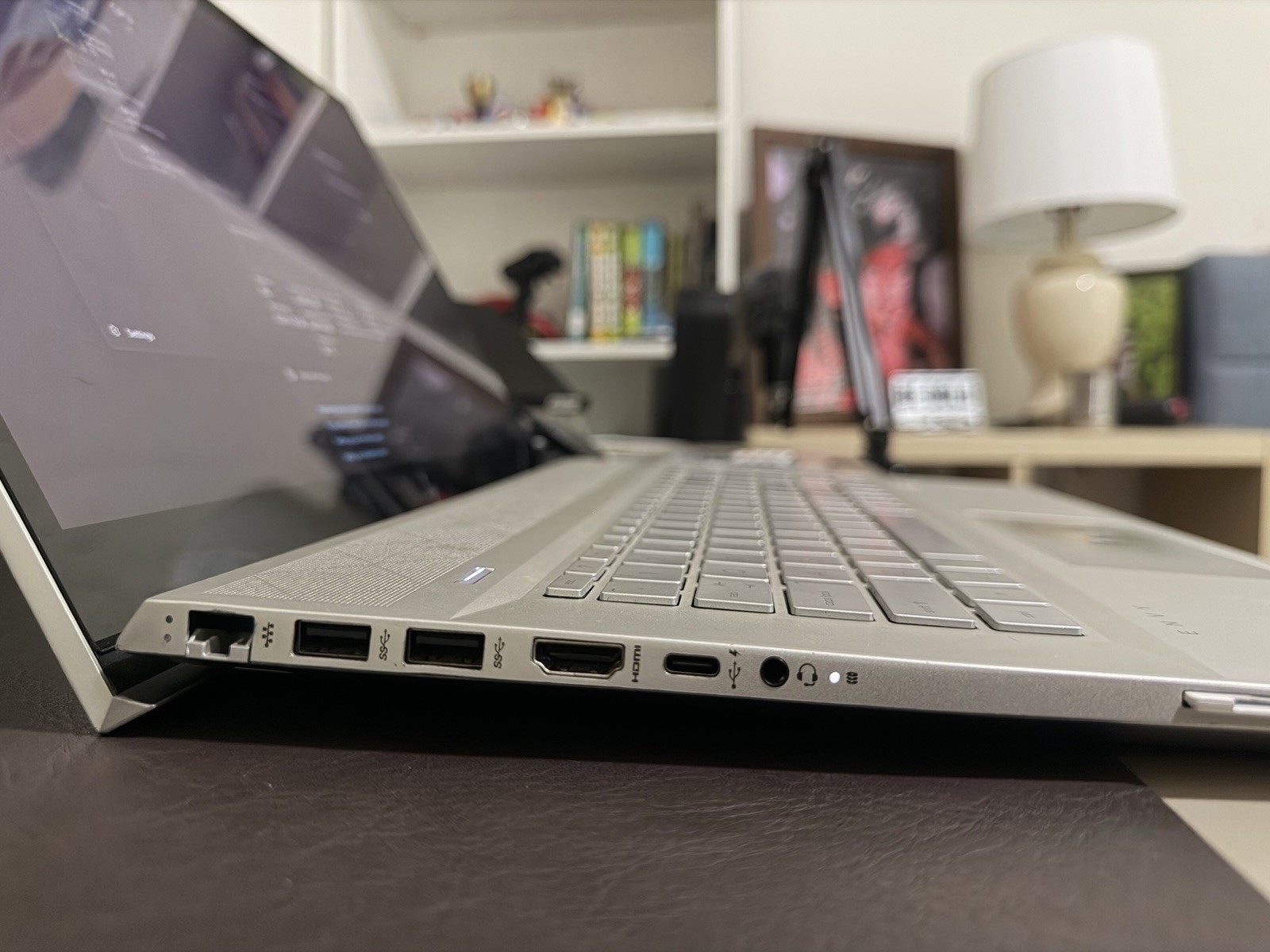 HP Envy 17.3” FHD Laptop i7-10510U 16GB RAM 1TB SSD MX250 Win11 + SD Adapter
