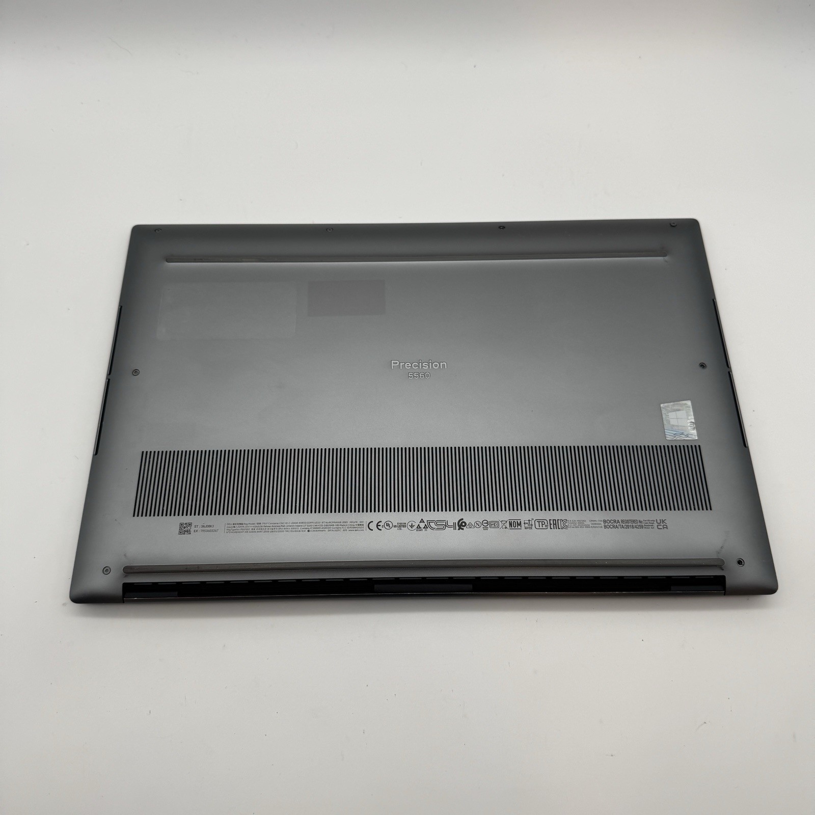 Dell Precision 5560 15.6″ FHD+ | i7-11800H 2.30GHz | Quadro T1200 | No RAM/SSD