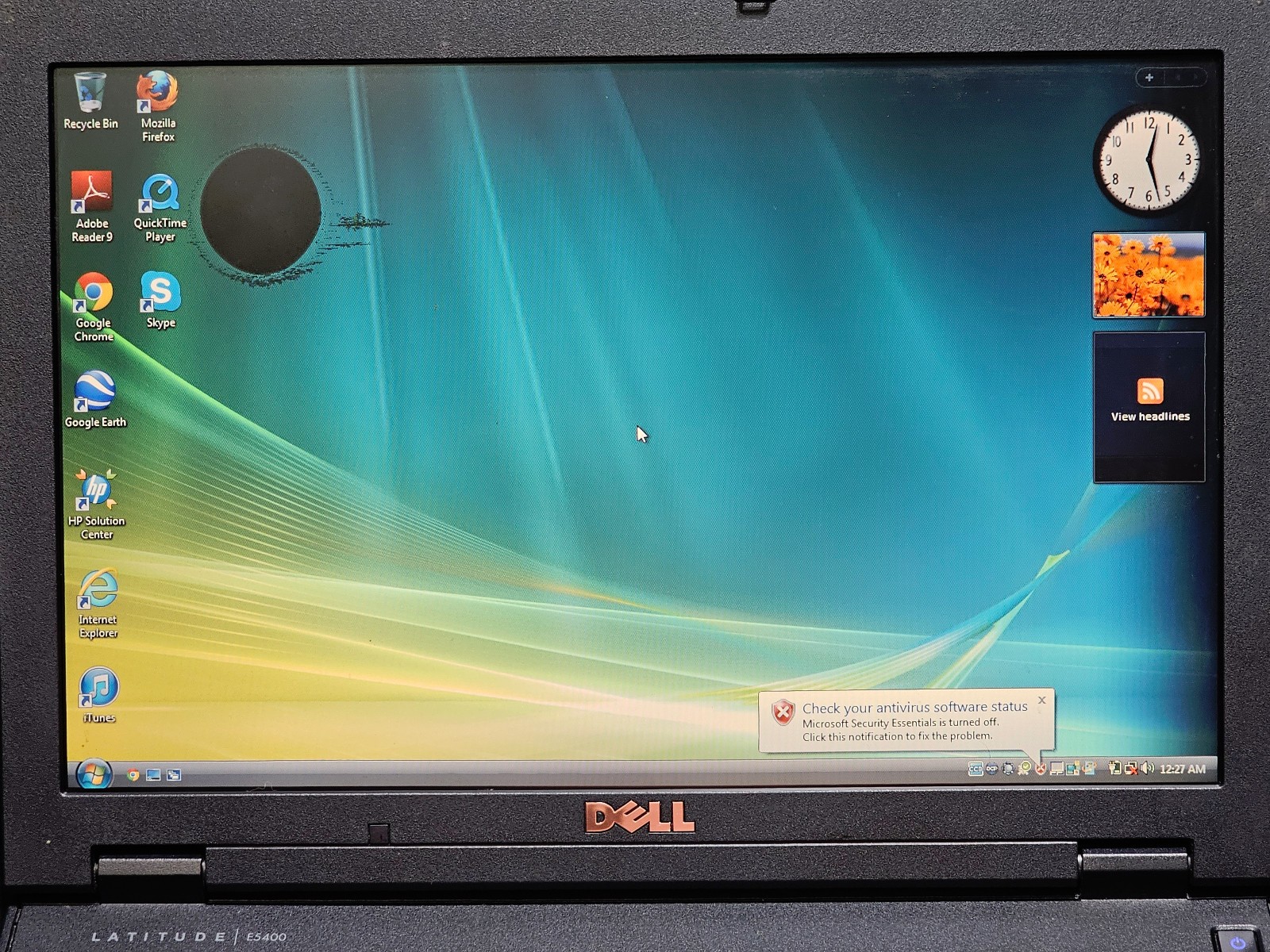 Dell Latitude E5400 Laptop | Screen Damage | 2GB RAM | Vista Basic | No AC | C2D