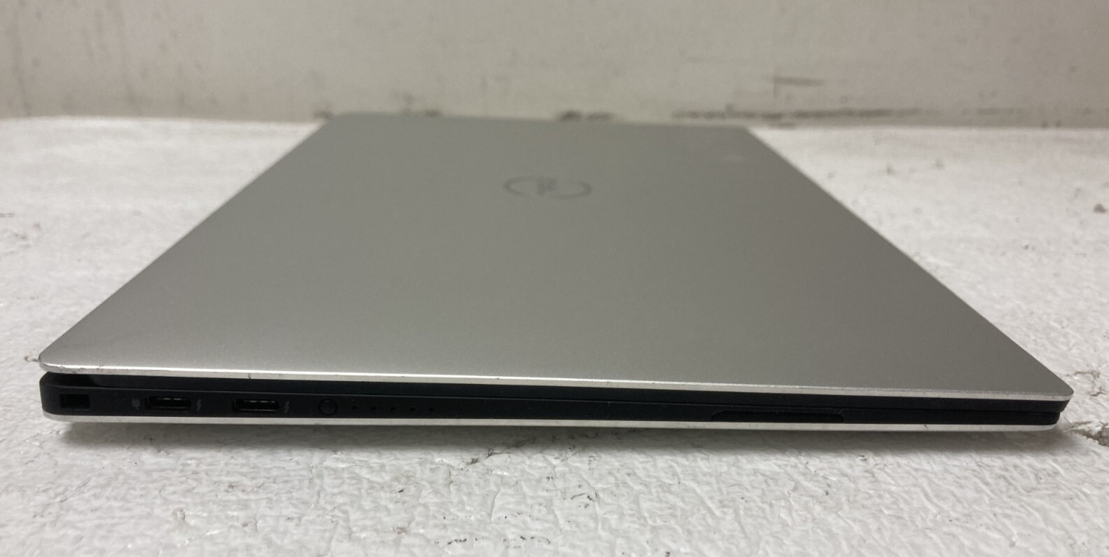 Dell XPS 13 9370 13.3″ Core Intel i5-8250U @1.60GHz 8GB RAM 256GB SSD Win11Pro