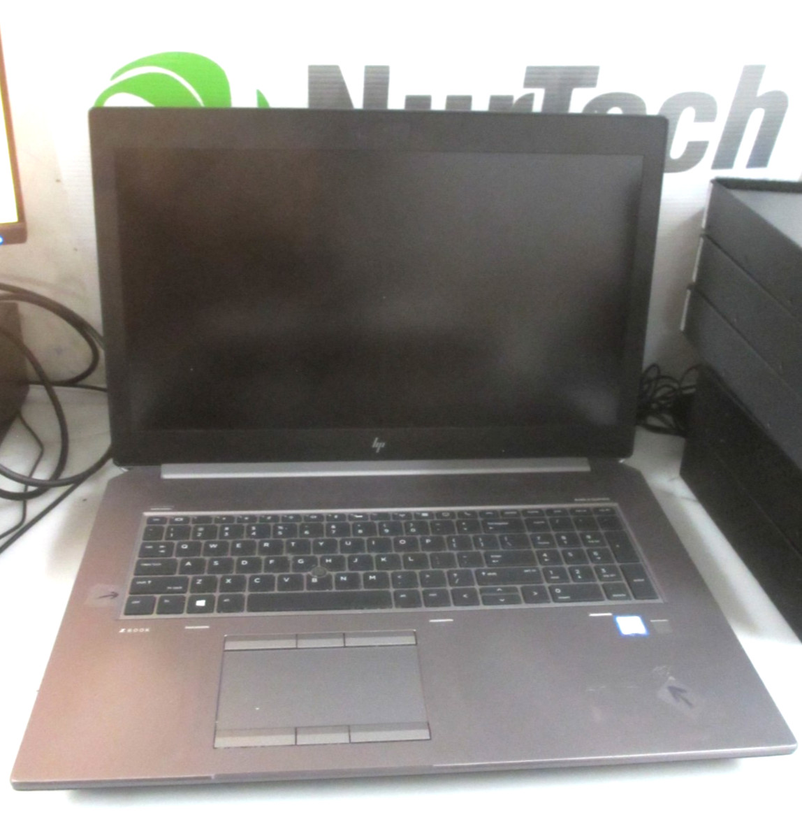 HP ZBook 17 G5 i5-8300H 2.3GHz 16GB 240GB M2SSD Laptop + AC UBUNTU READ