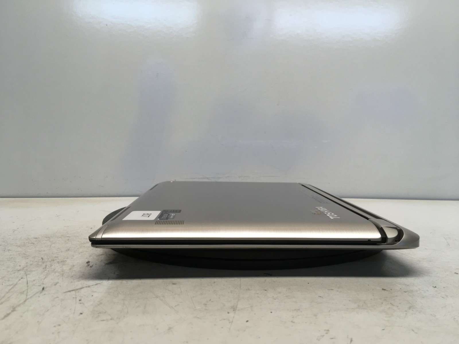 Toshiba Satellite Click 2 Pro P35W-B3226 Intel Core i7-4510U 8 GB NO HDD/Batt