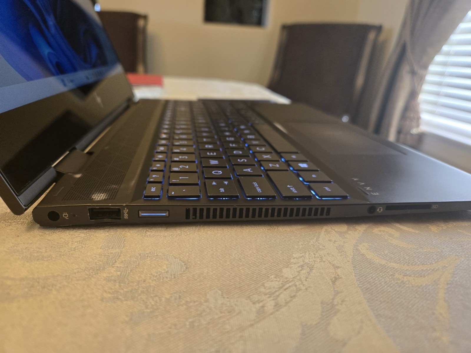 HP ENVY x360 15-ds1xxx 15.6″ Touch Ryzen 7 4700U 16GB 512GB SSD W11H