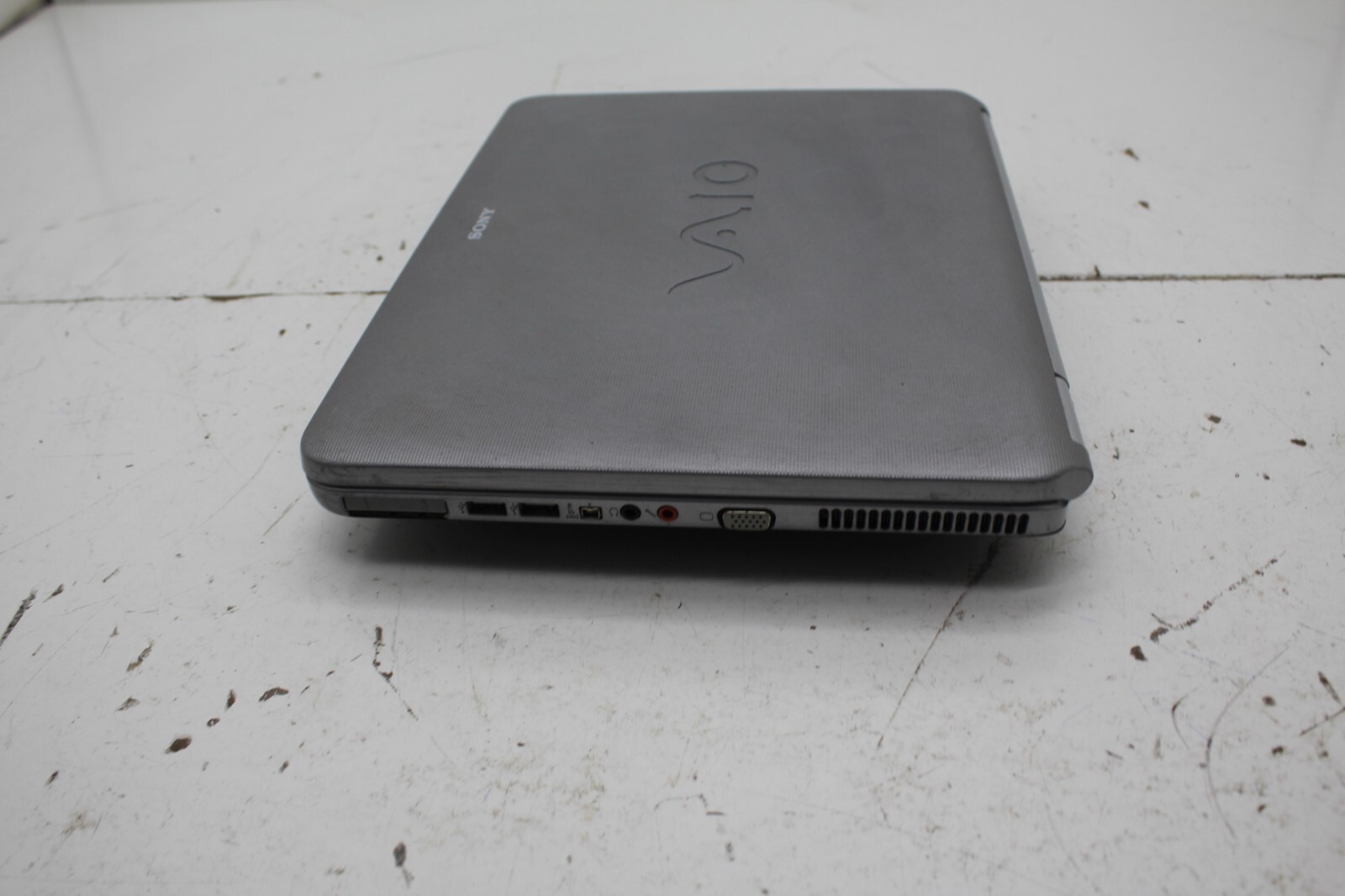 Sony VAIO VGN-NR110E Intel Pentium T2310 2GB Ram – No HDD or Battery