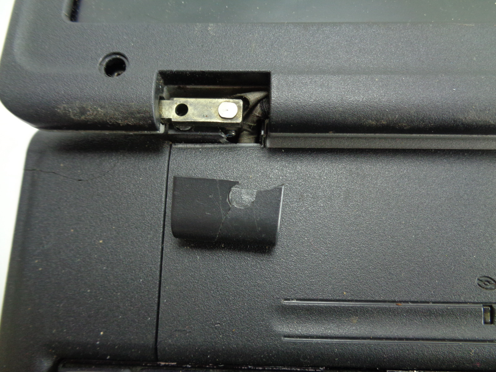 Generic Notebook Model P14N Damaged for parts Laptop Netbook Computer D1