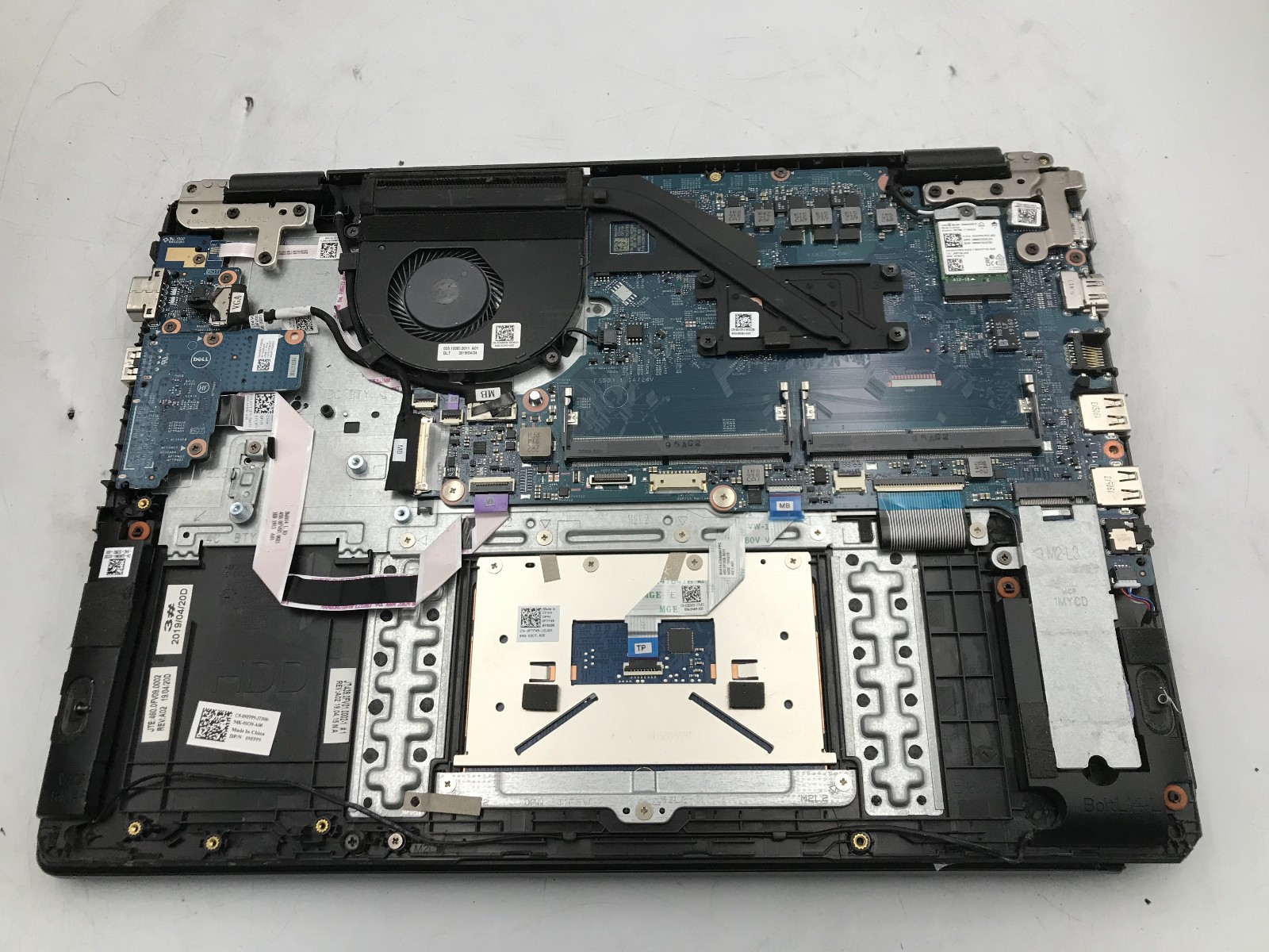 DELL LATITUDE 3500 – FOR PARTS/REPAIR – INTEL I5 8265U – NO RAM -READ DESCRIP-BB