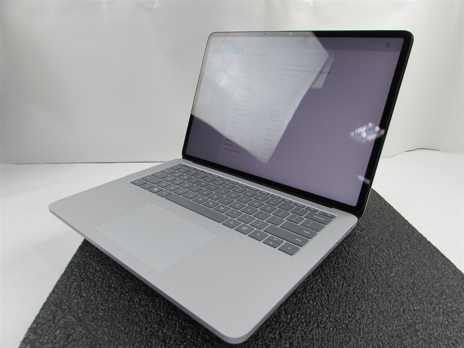 Microsoft Surface Laptop Studio 1964 i7-11370H 1TB SSD 32GB RTX A2000 *No A/C*