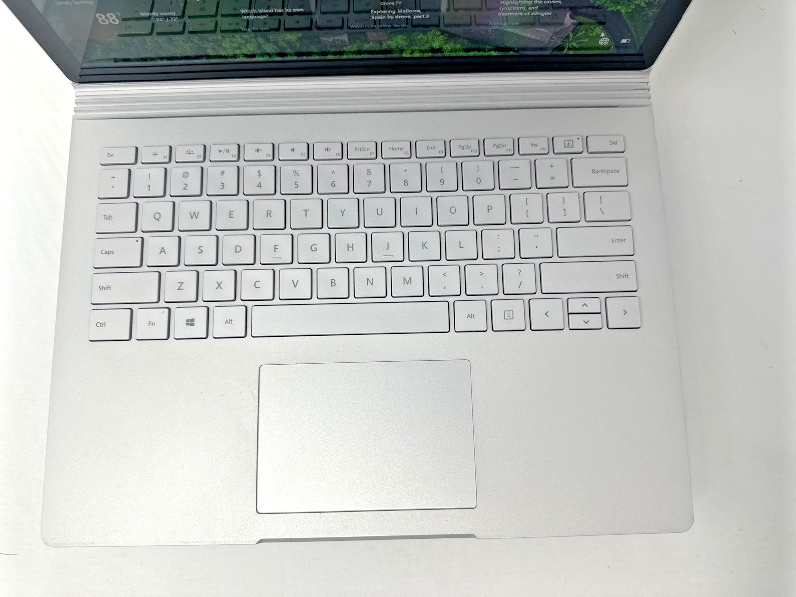 Microsoft Surface Book 1703 | i5-6300h@2.4GHz | 8GB RAM | 256GB SSD | WIN 10 PRO