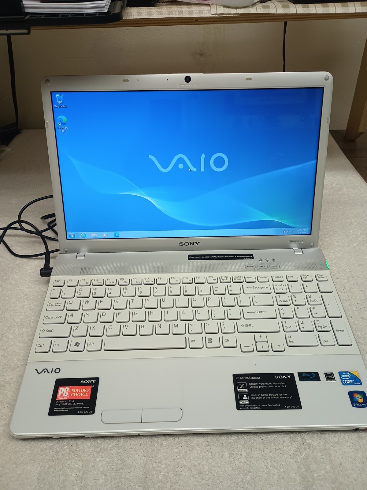 Sony Vaio VPCEB45FX Intel Core i3-380M 2.53GHz 4 GB 320Gb HDD Windows 7
