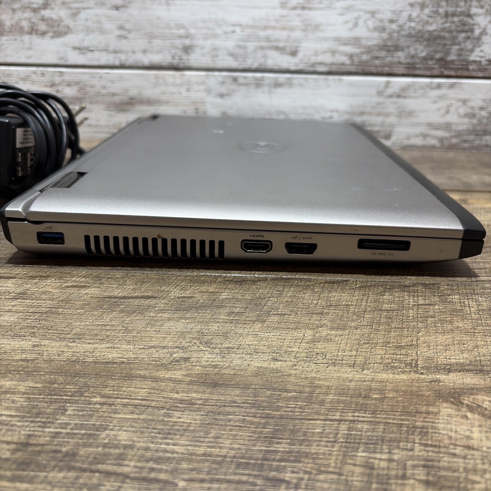 Dell Vostro 3555 15″ Laptop AMD E-3000M-MZ *Parts Only*