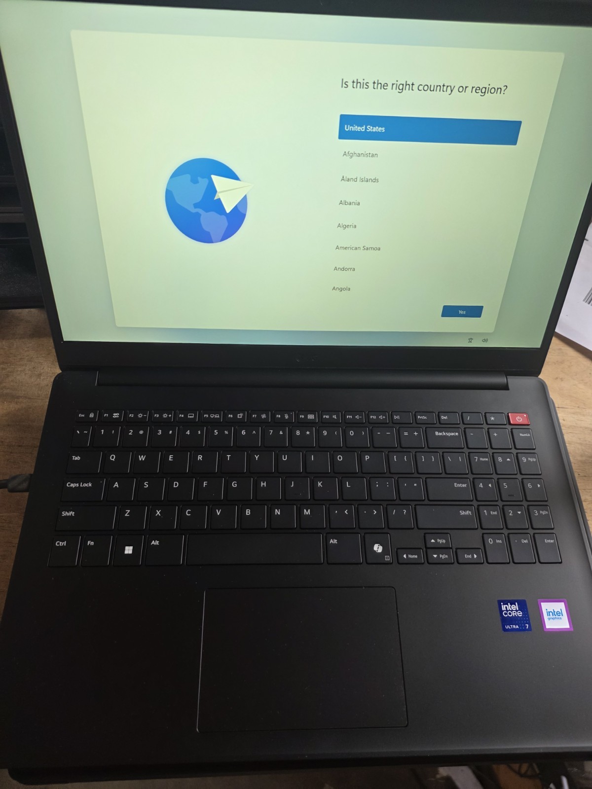 LG gram Book 15.6″ Ultra 7 16GB RAM Laptop Notebook 15U55T-H.AAB4U1 A