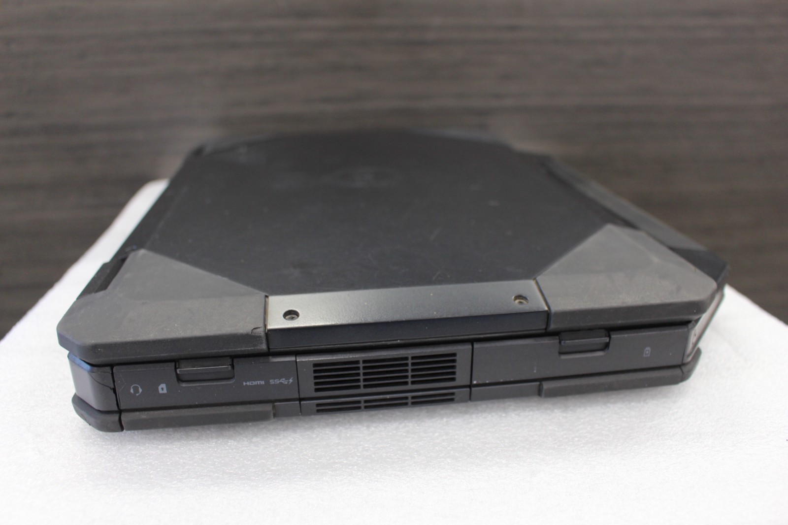 Dell Latitude Rugged 5414 14.0″ Non-Touchscreen i5-6300U 8GB RAM 256GB SSD