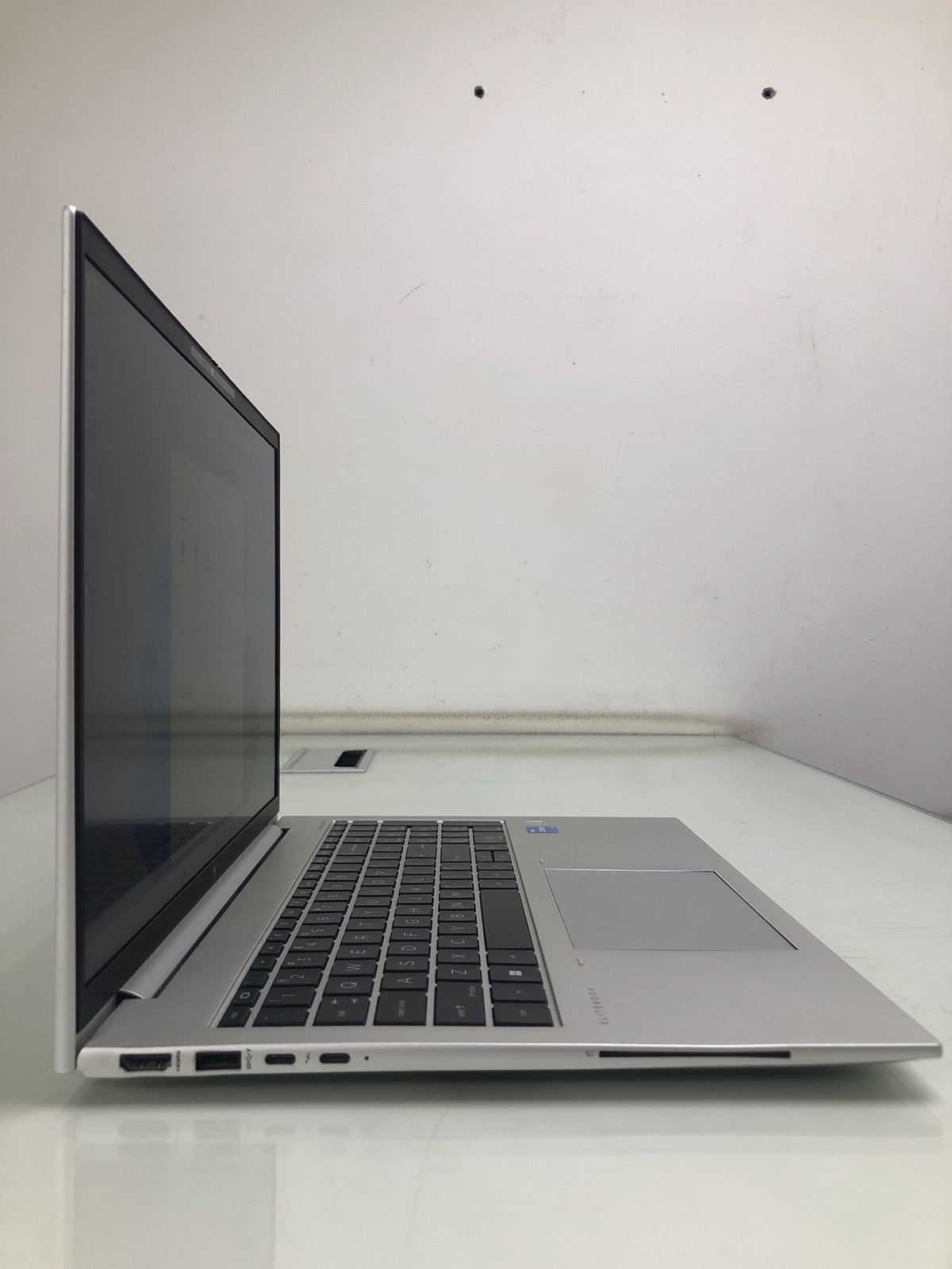 HP EliteBook 860 G9 i5-1235U 16GB 500GB SSD 16” FHD Windows 11 Pro Laptop