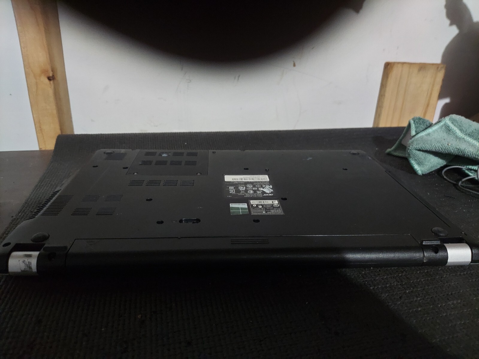 Acer Aspire v5-571P, i5 touch 6 GB RAM, 500 GB HDD Win 10