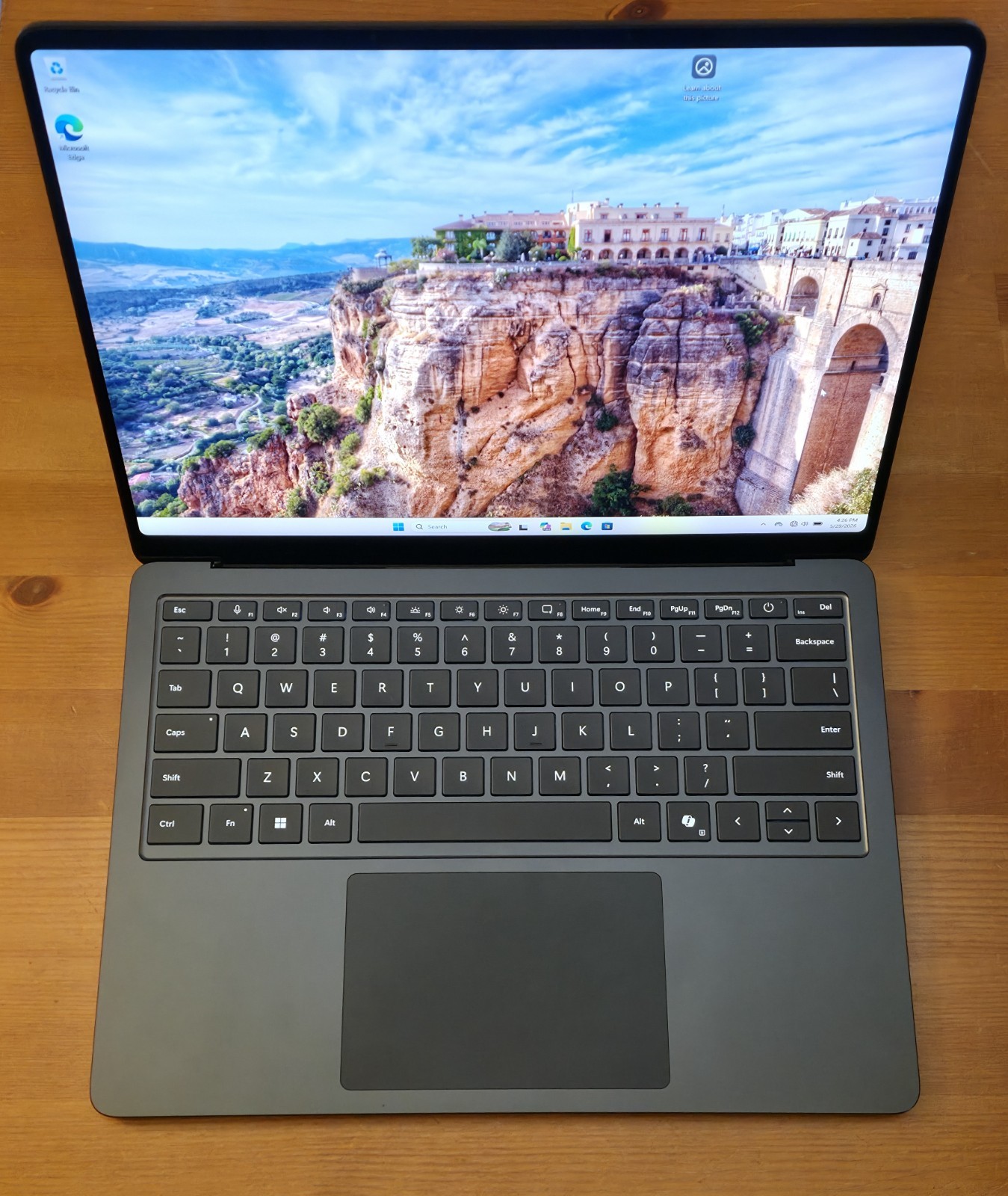 Microsoft Surface Laptop 7th Edition, 13.8″ Ultra 5 236V, 16GB RAM, 256GB