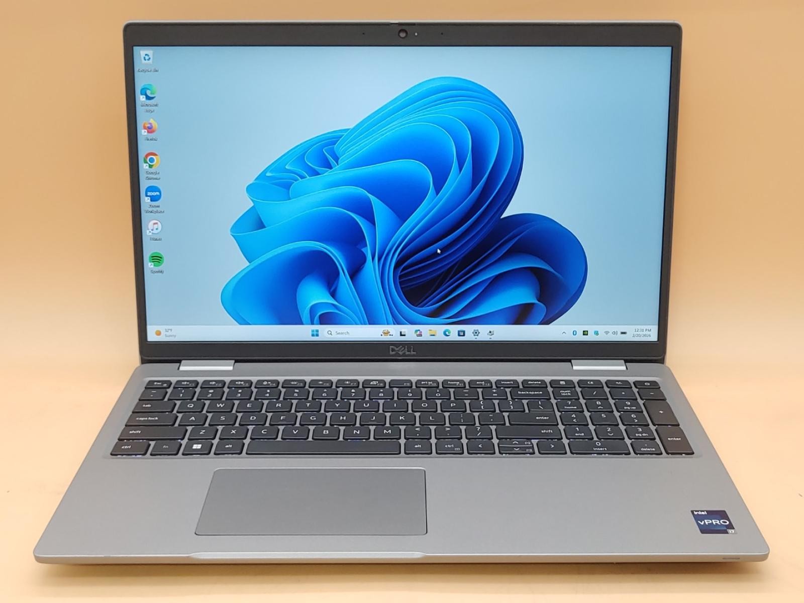 Dell Precision 3570 15.6″ i7-1265U 16GB 512GB NVIDIA T550 Win11 *NO A/C* *READ*