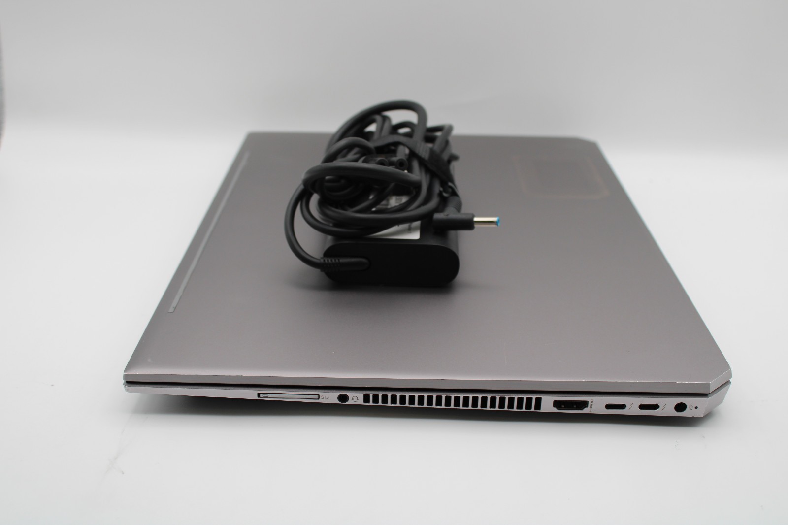 HP ZBook Studio G5 i9-9880H @ 2.3 GHz 32GB RAM 256GB SSD Win11H P2000