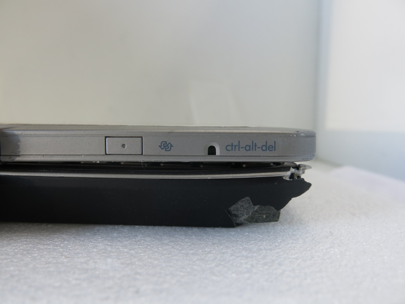 HP EliteBook 2740p Laptop | Core i5 M560 2.67GHz 2GB Ram 160GB HDD | Powers On