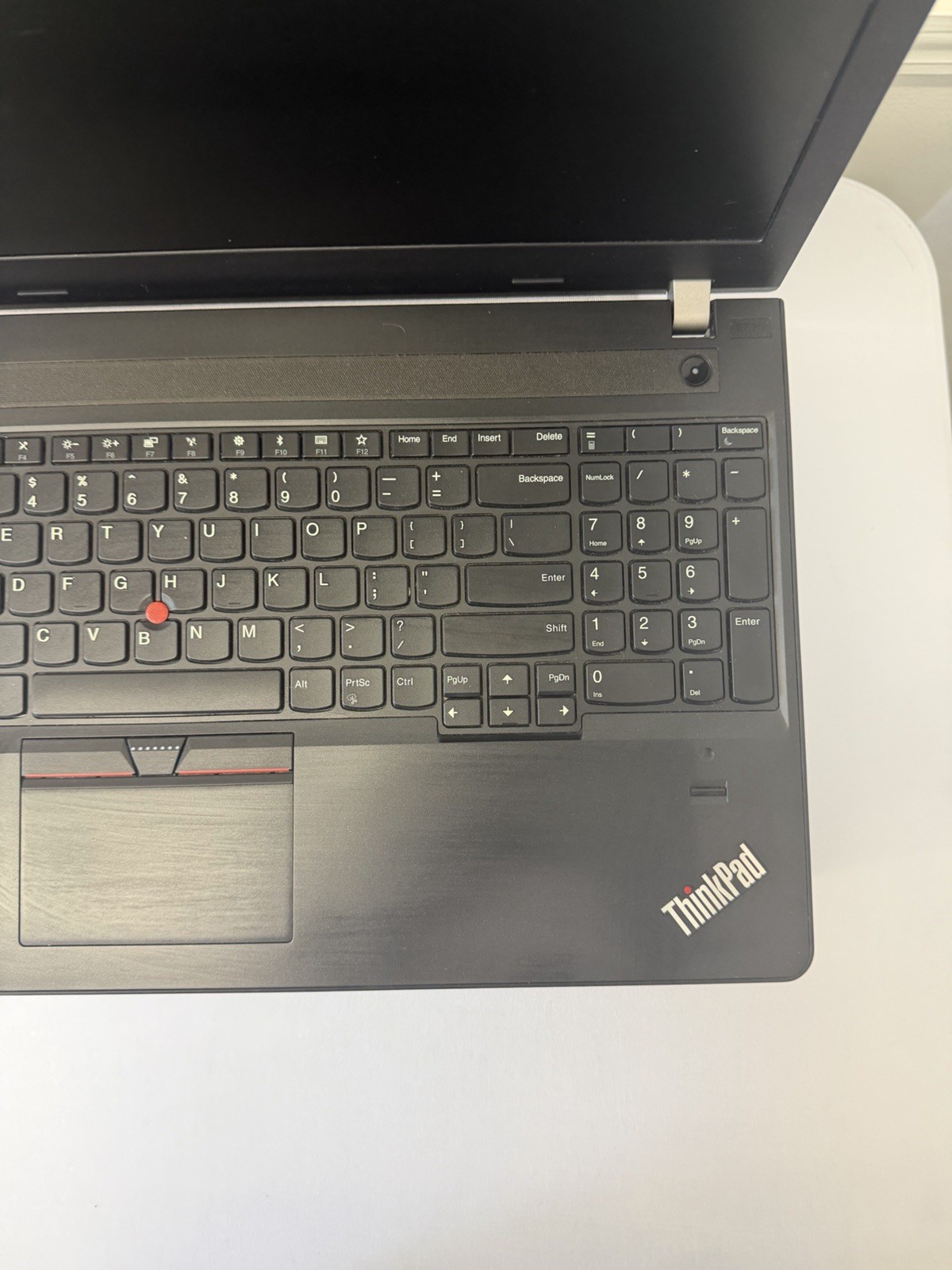 Lenovo Thinkpad E570 Laptop – Good Screen – Intel i5-6200U – RAM 8GB – Read Des