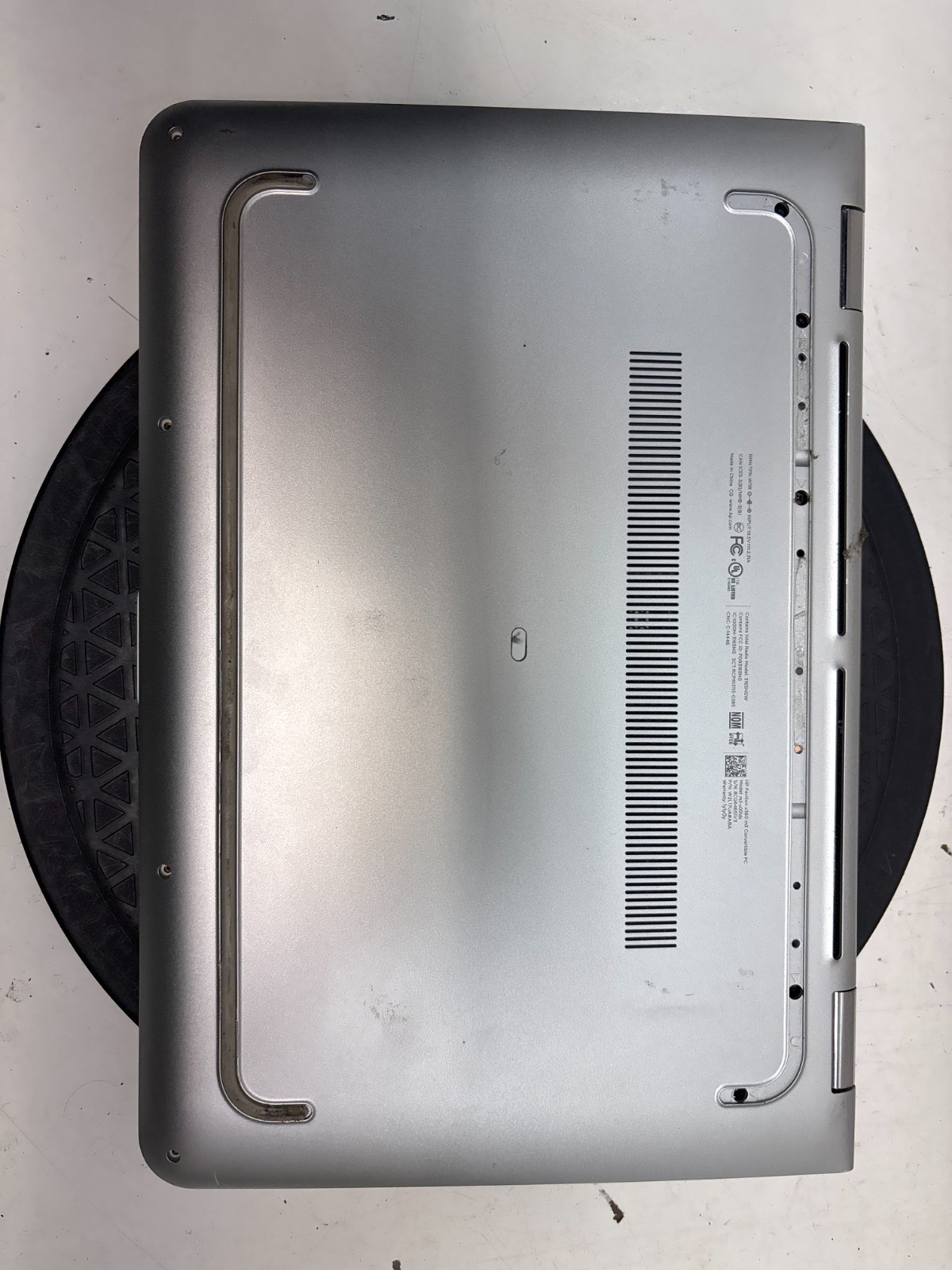 HP pavilion x360 m3-u001dx Intel Core I3-7100U 2.40GHZ 6GB NO HDD