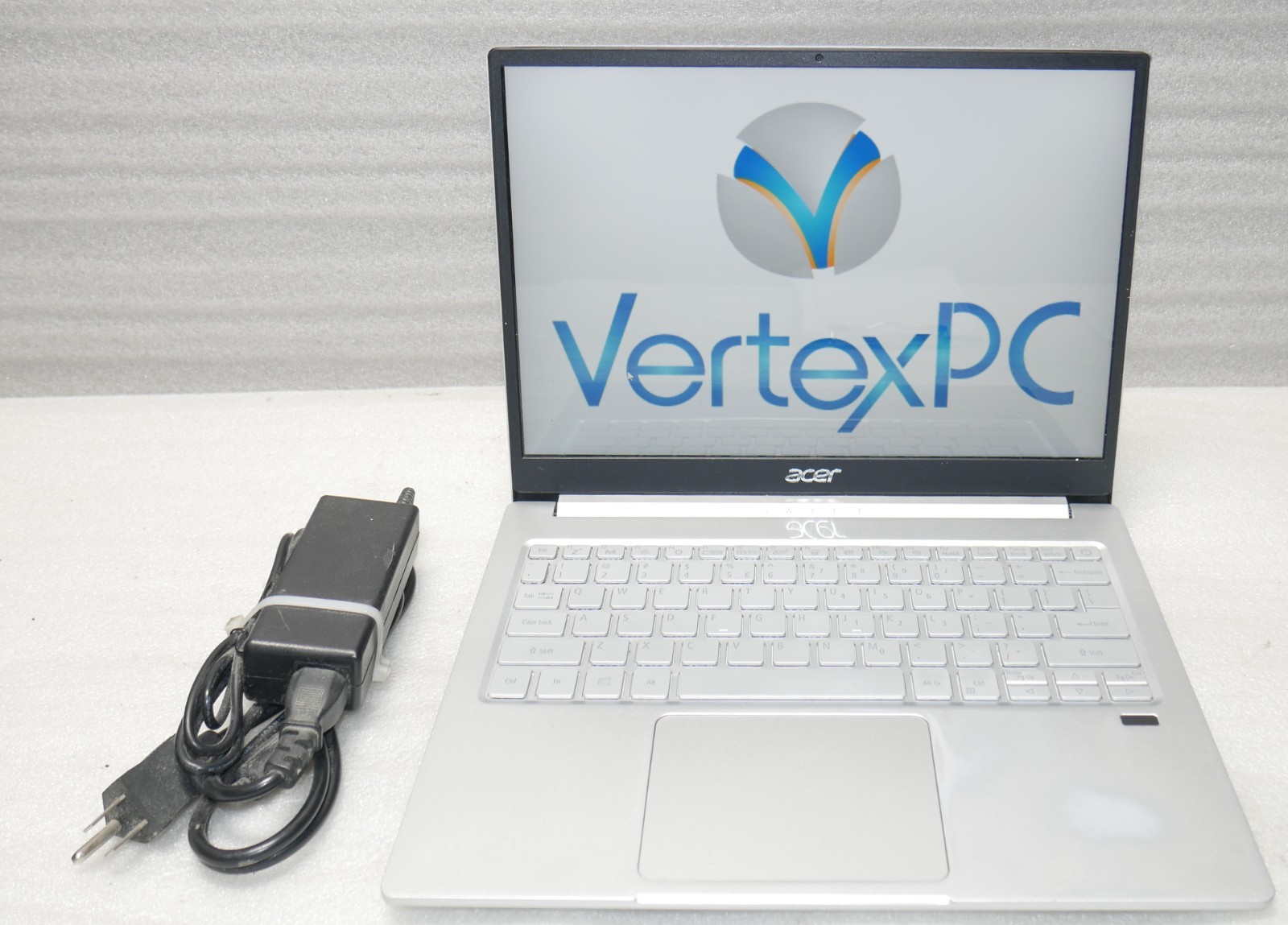 Acer Swift 3 SF313 13.5″ Intel Core i7-1165G7 2.8GHz 16GB RAM 1TB SSD Win 11 Pro