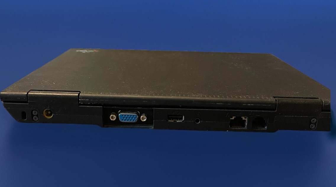 Vintage IBM Thinkpad X22, Pentium III 800 MHz, 640 MB RAM MAXED, 20GB HDD, Boots