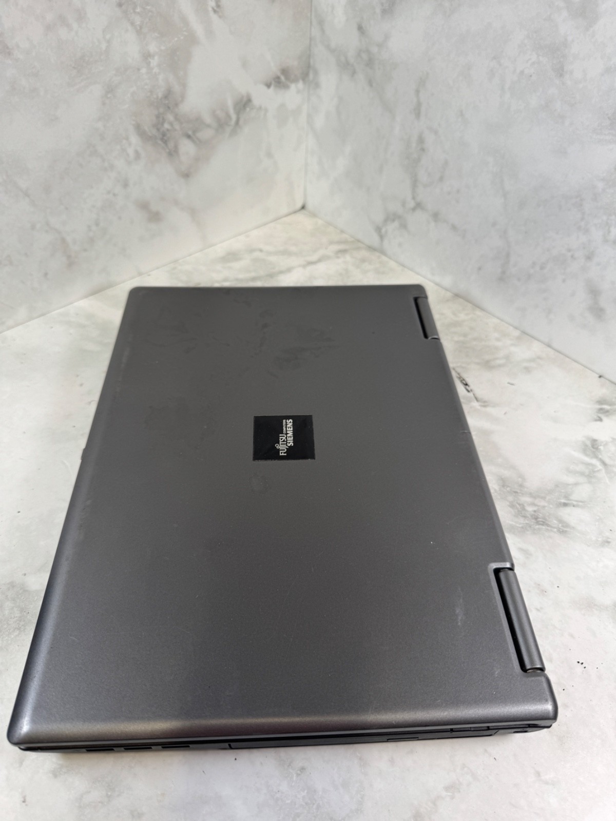 Fujitsu Siemens Esprimo Mobile V5515 – Intel Core Notebook