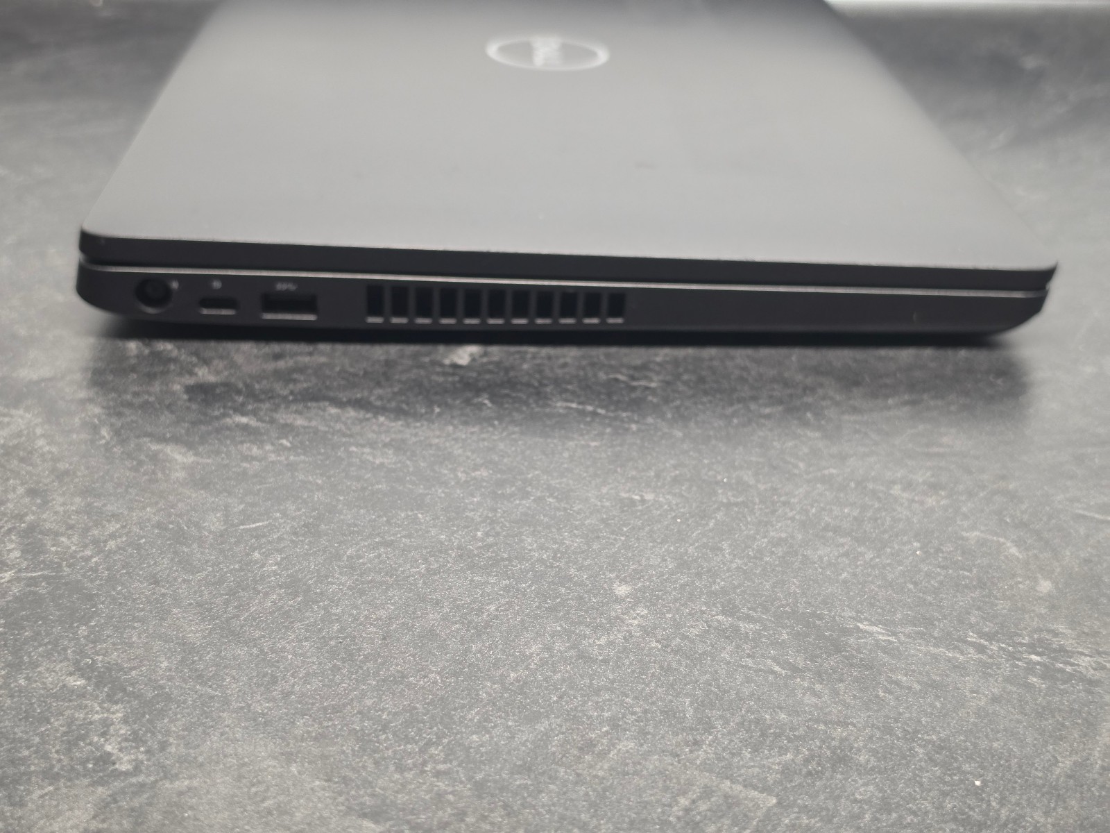 Dell Latitude 5500 15″ Windows 11 Pro Laptop – i7-8665U, 16GB RAM, 256GB SSD, HD