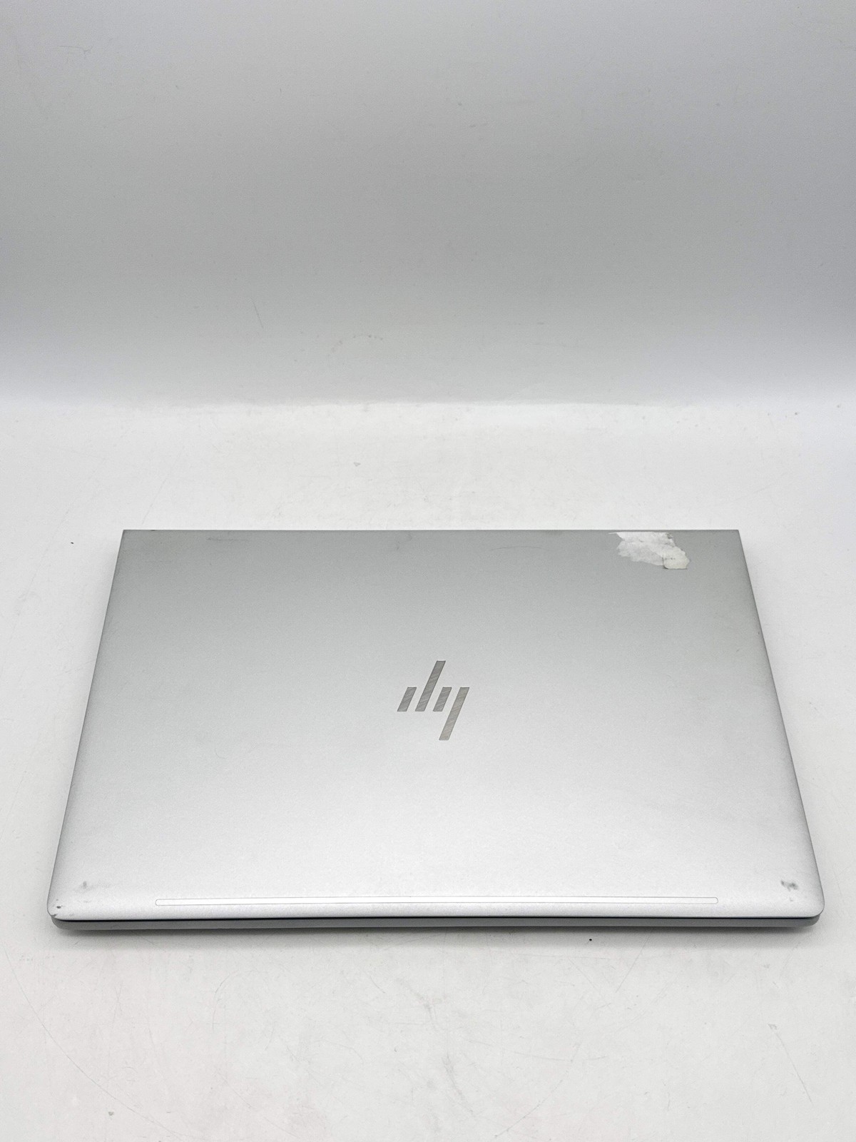 HP EliteBook 640 G10 14.0″ FHD Touch Core i5-1335U 1.30GHz 256GB SSD 8GB RAM
