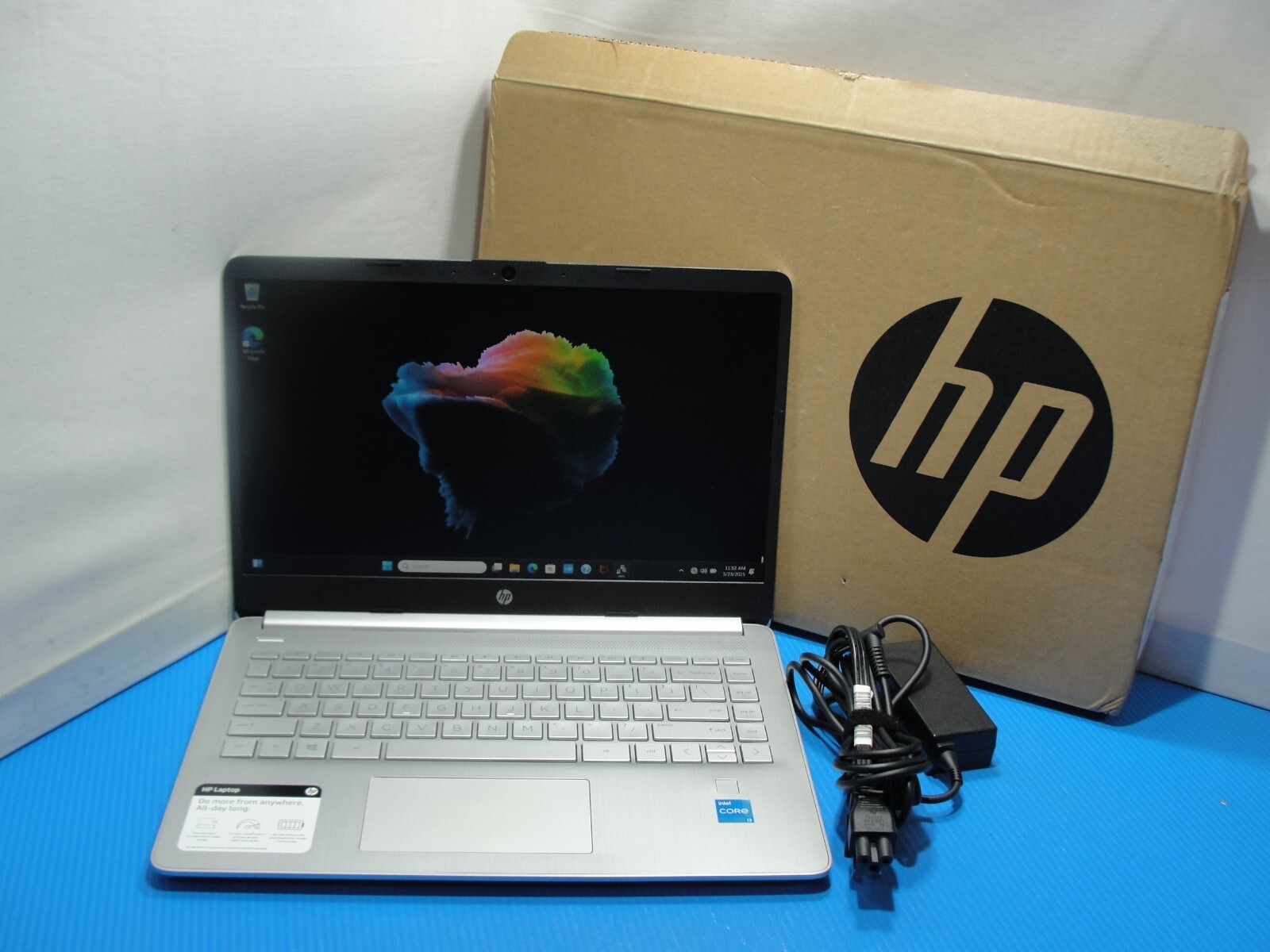 HP 14-dq2053cl 14” FHD Intel Core i3-1125G4 2.6GHz 8GB 256GB SSD+Charger