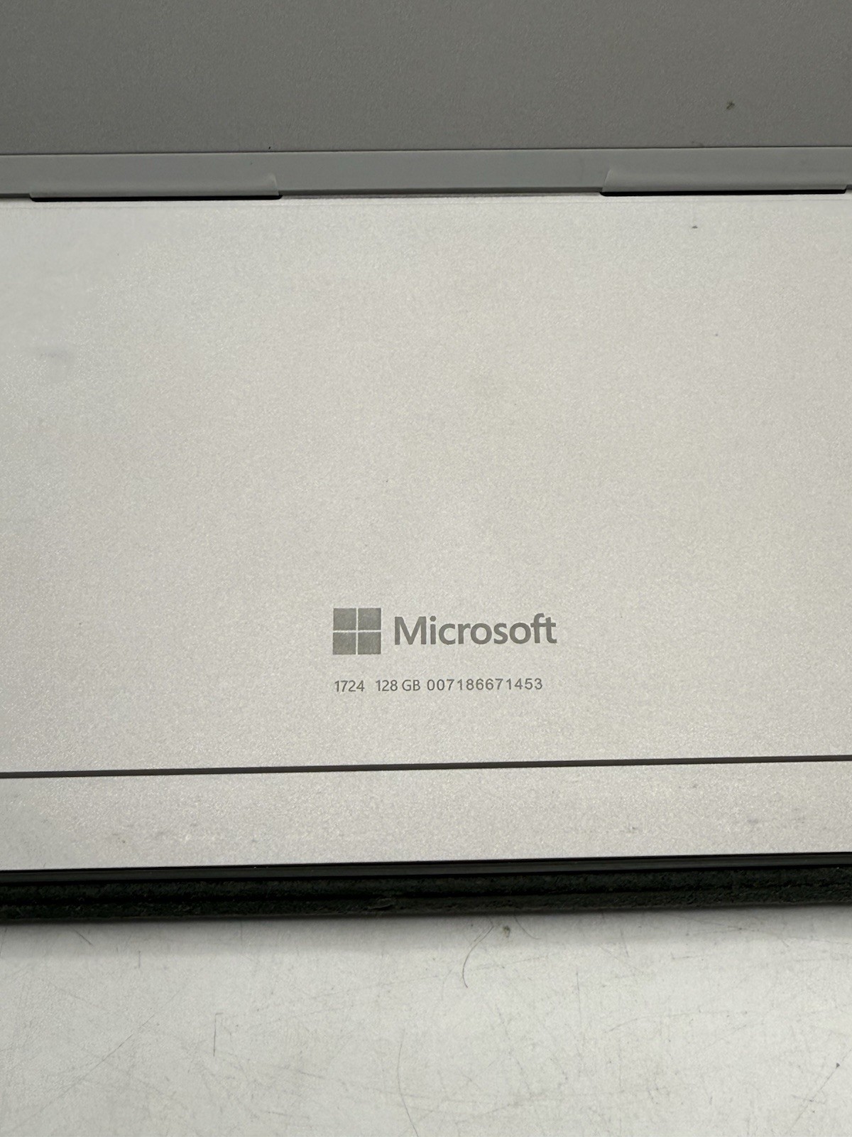 Microsoft Surface Pro 4 1724 12.3” Intel i5-6300U 4GB RAM 128GB SSD WIN10P