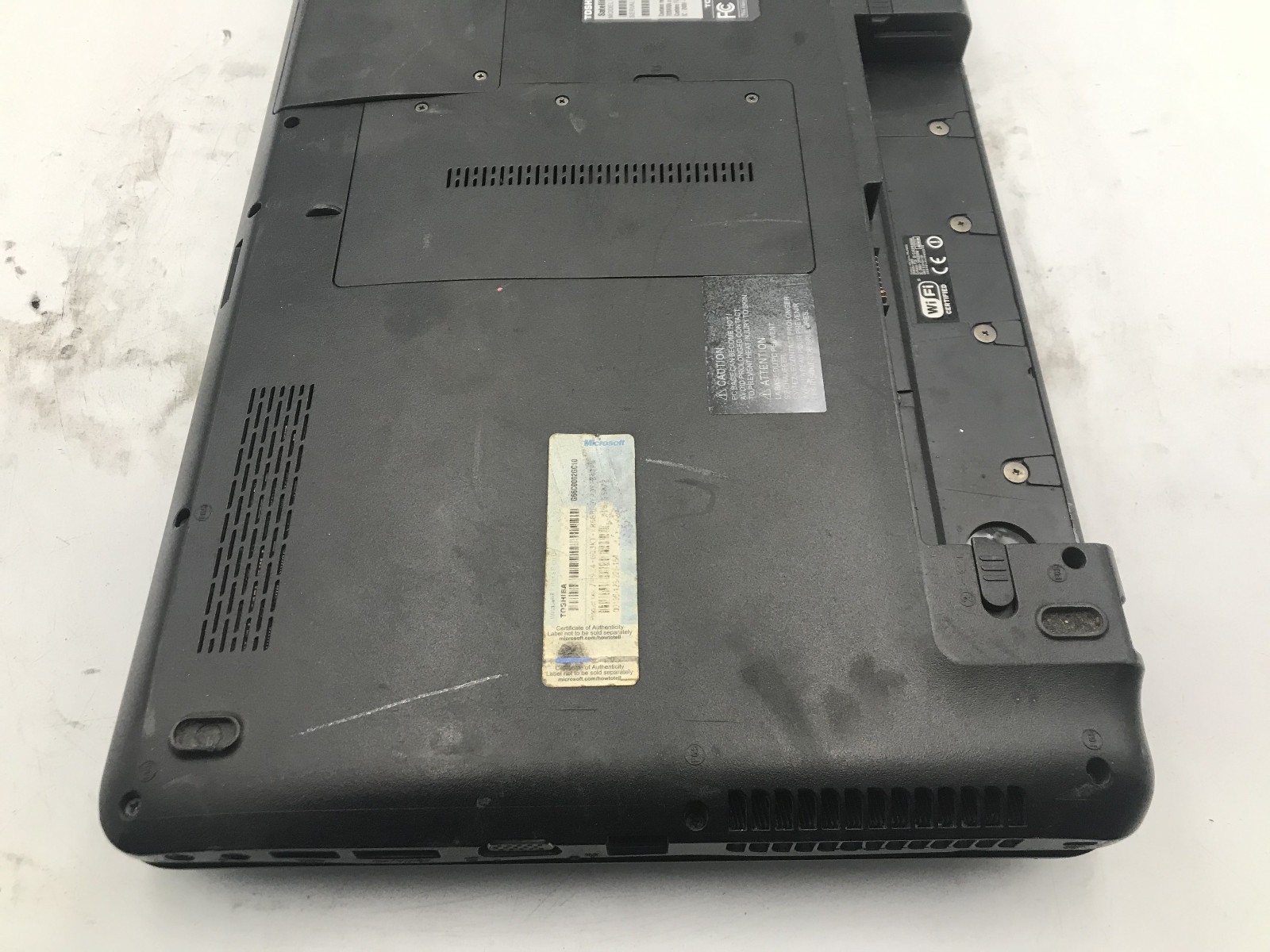 TOSHIBA SATELLITE L655D S5159 – FOR PARTS/REPAIR – AMD PHENOM II – NO RAM – BB