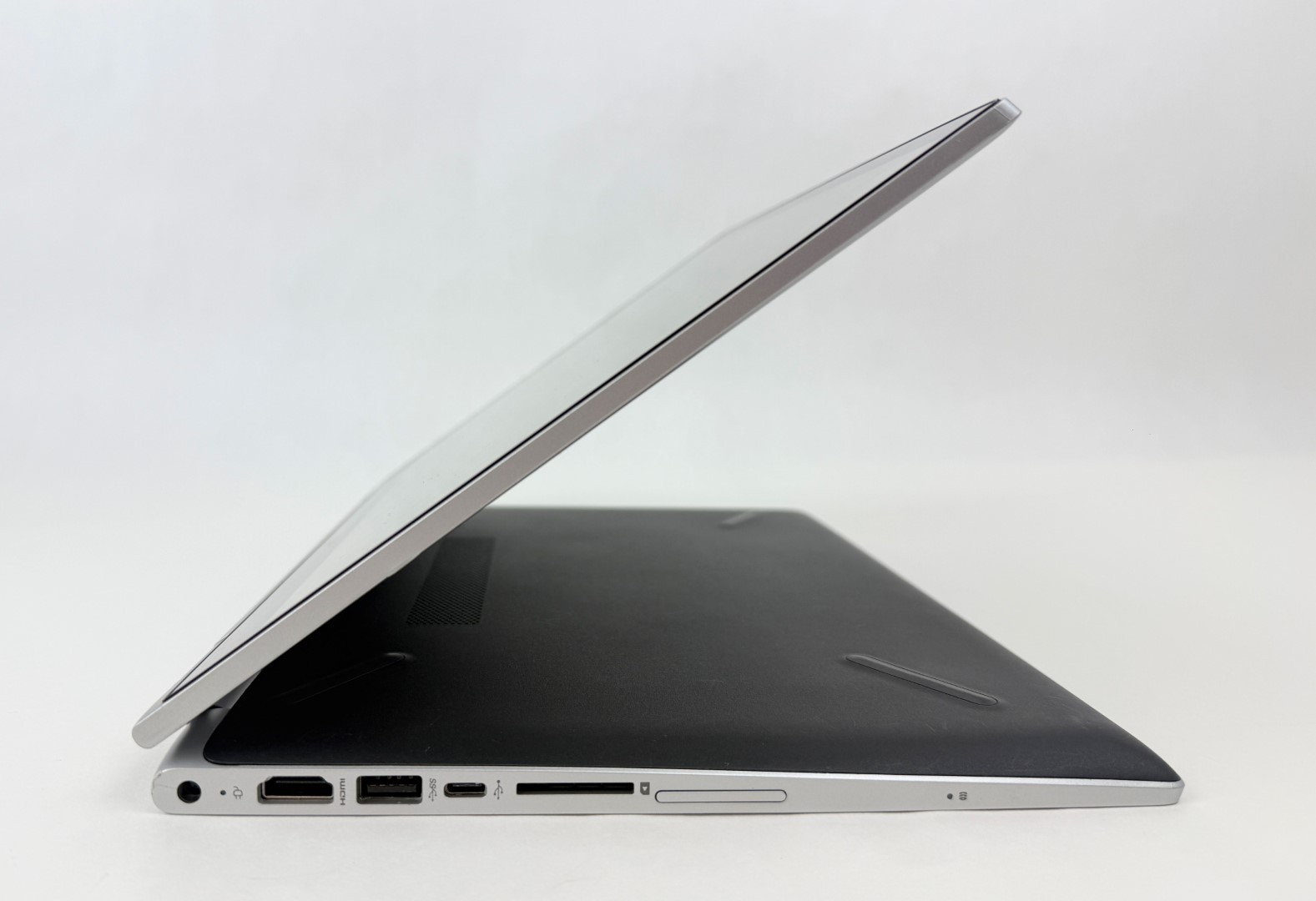 HP Pavilion x360 14m-cd0001dx 14″ HD Touch i3-8130U 8GB 512GB W11H