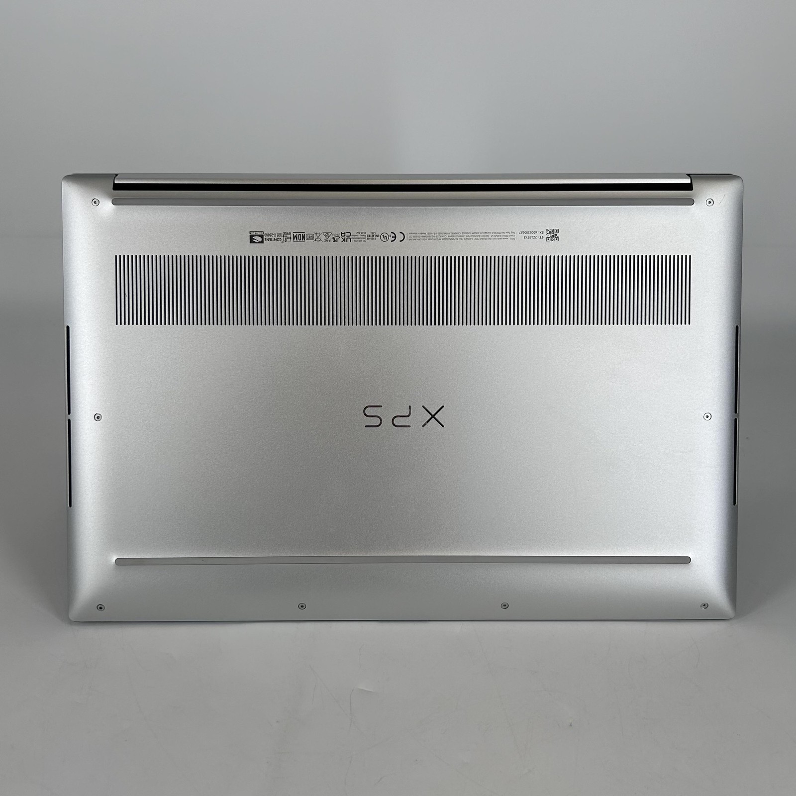 Dell XPS 15 9530 Silver FHD+ 2.4 GHz i7-13700H 32GB 2TB/512GB RTX 4060 Very Good