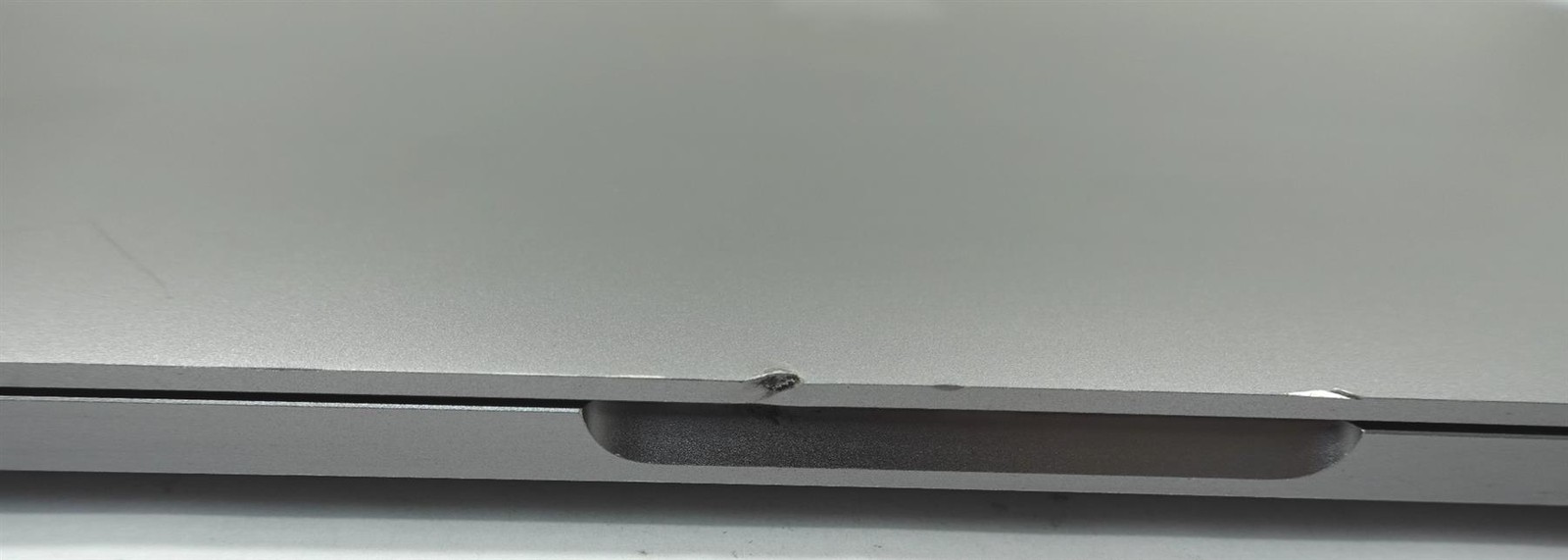 Apple MacBook Pro 2016 A1707 15.4″ Retina i7-6920HQ 16GB 1TB SSD Laptop